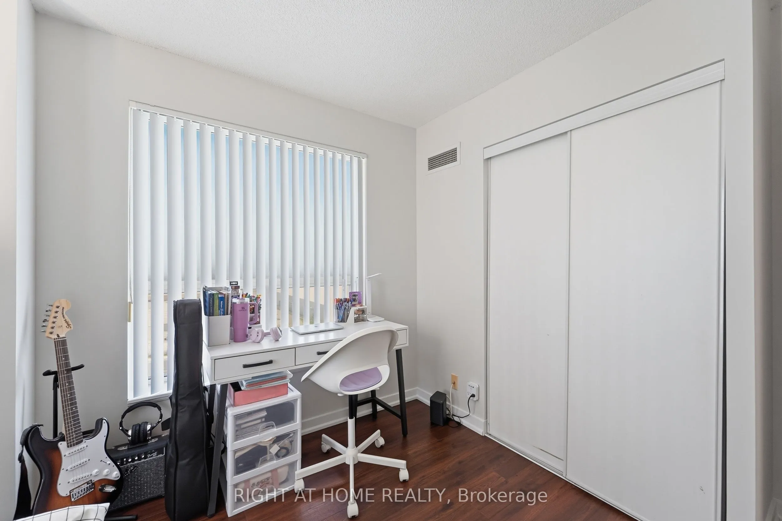 38 Lee Centre Drive #1612
