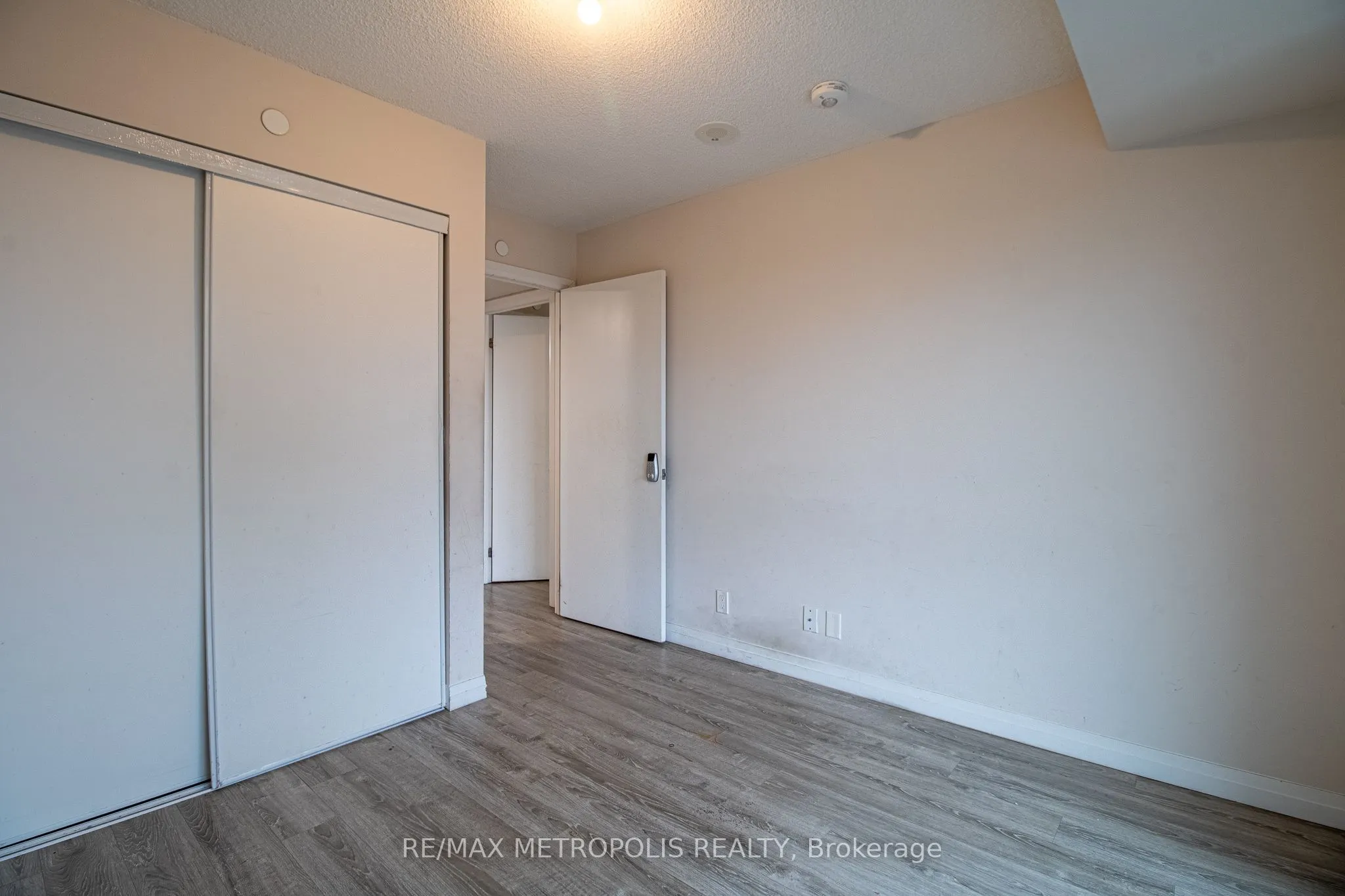 2152 Lawrence Avenue E #1502