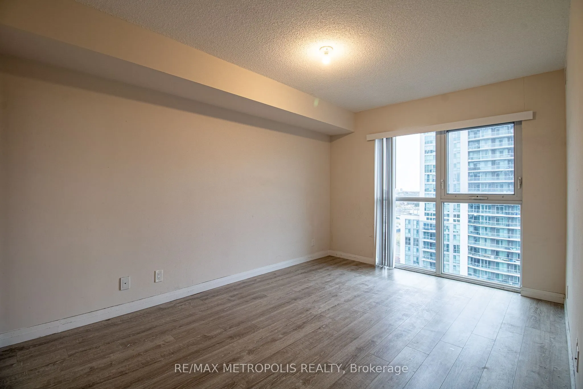 2152 Lawrence Avenue E #1502