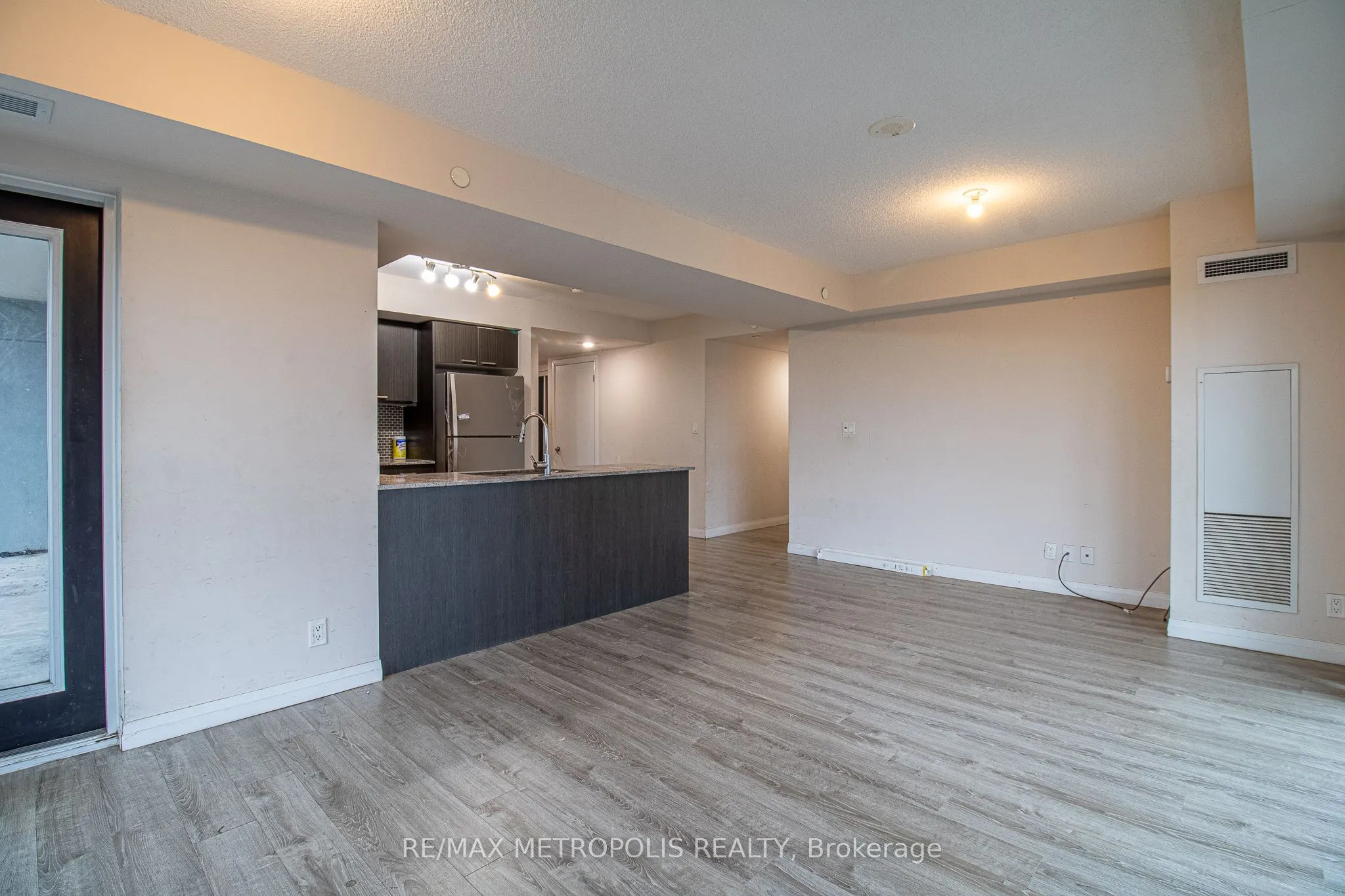2152 Lawrence Avenue E #1502