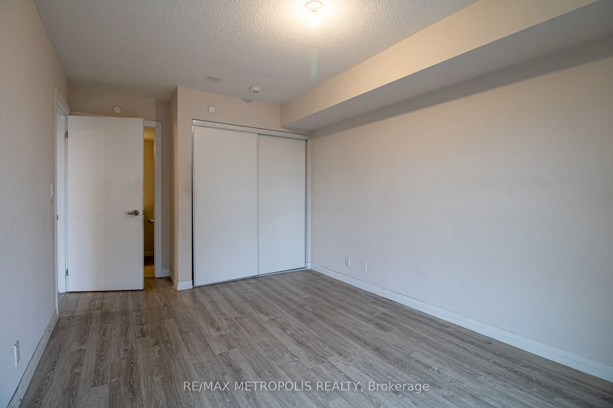 2152 Lawrence Avenue E #1502