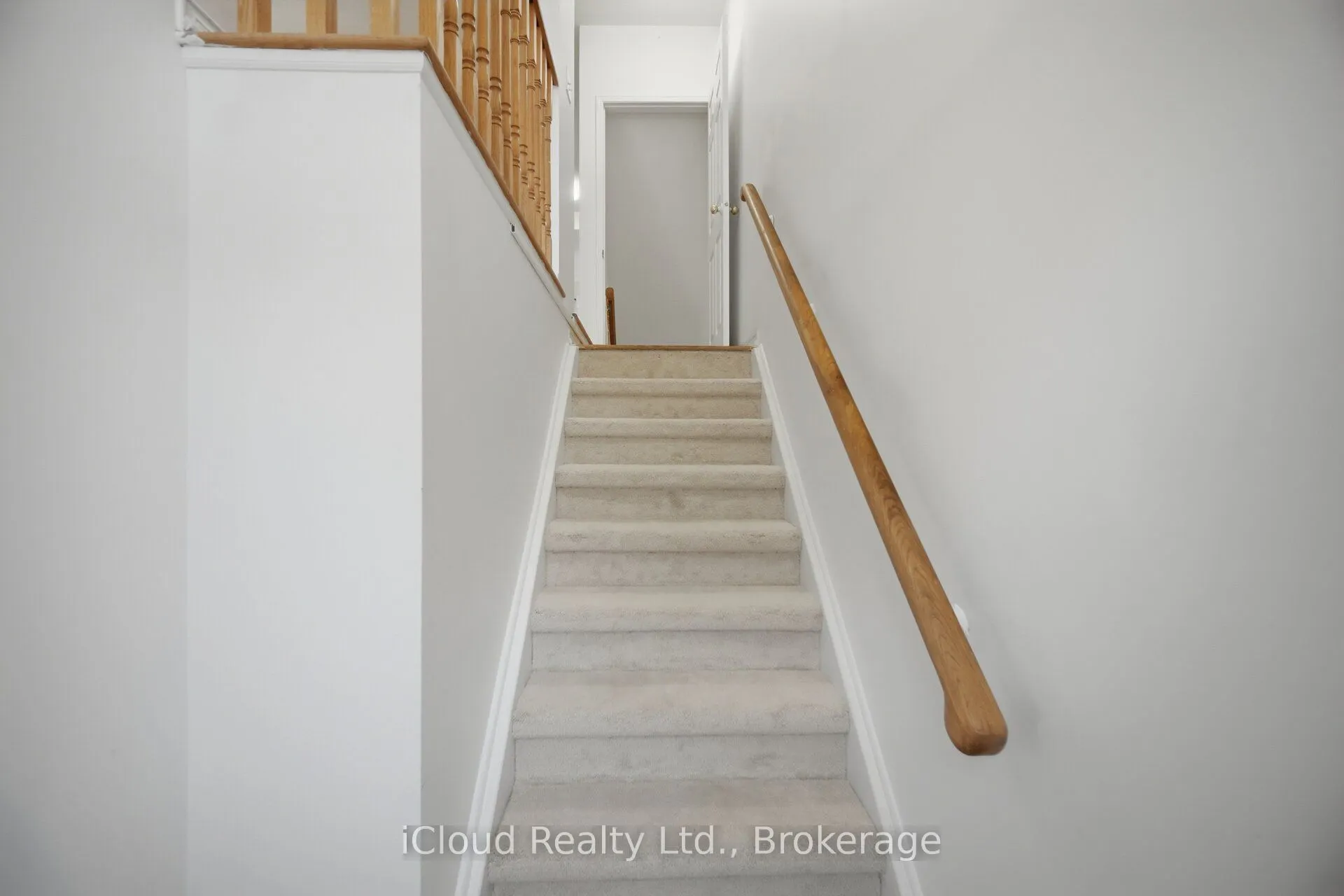 24 Oakins Lane #24