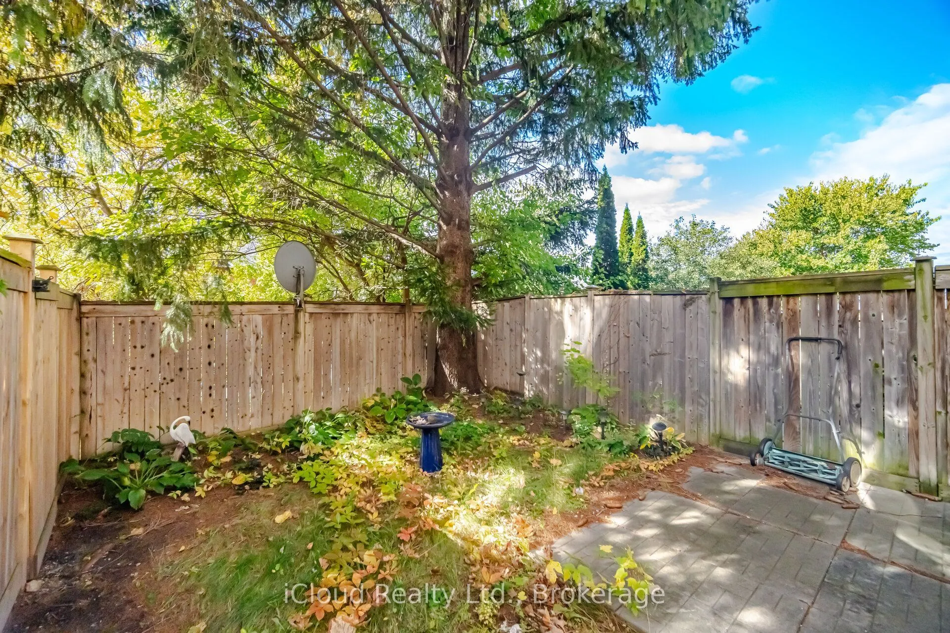 24 Oakins Lane #24