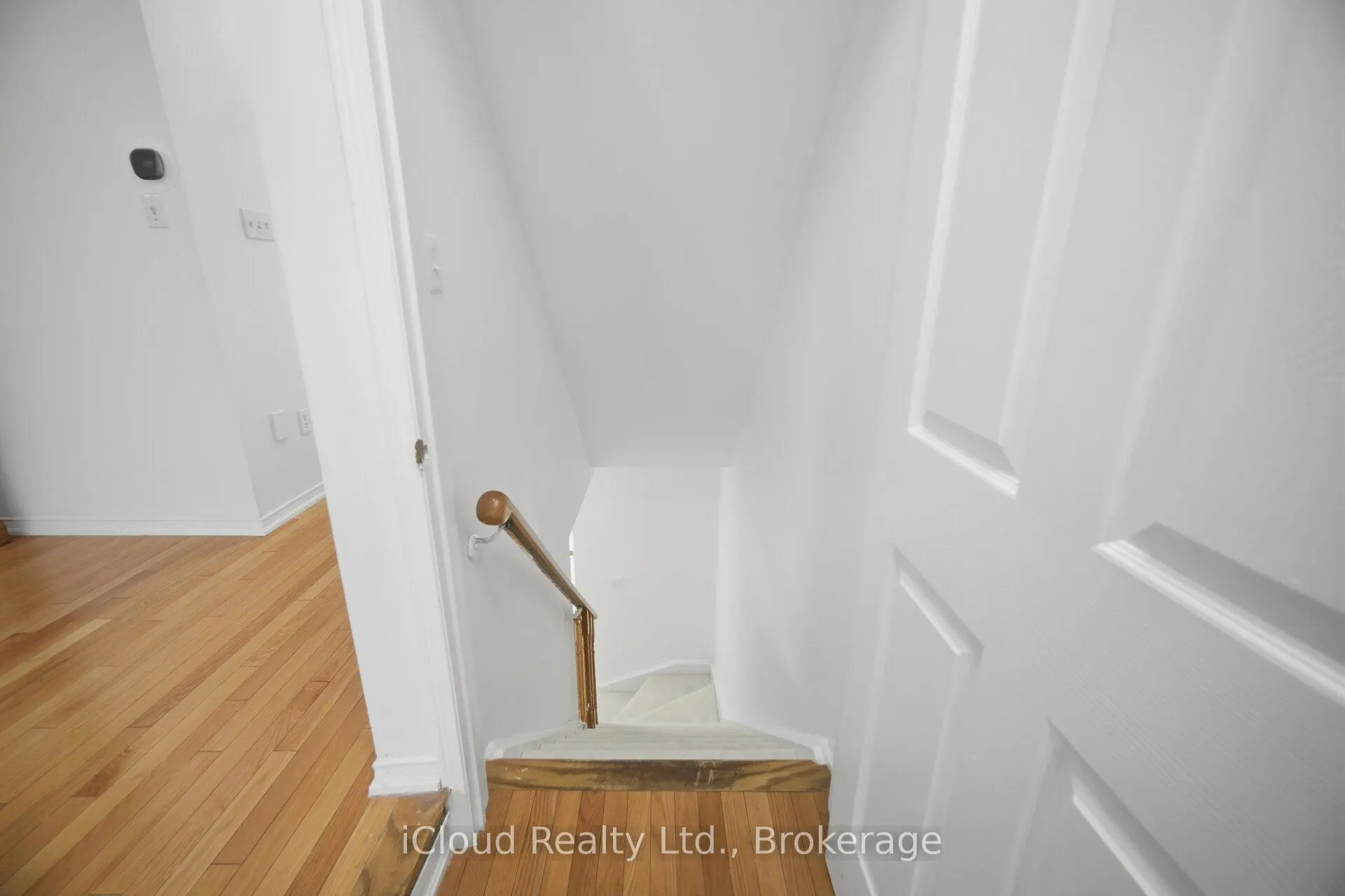 24 Oakins Lane #24