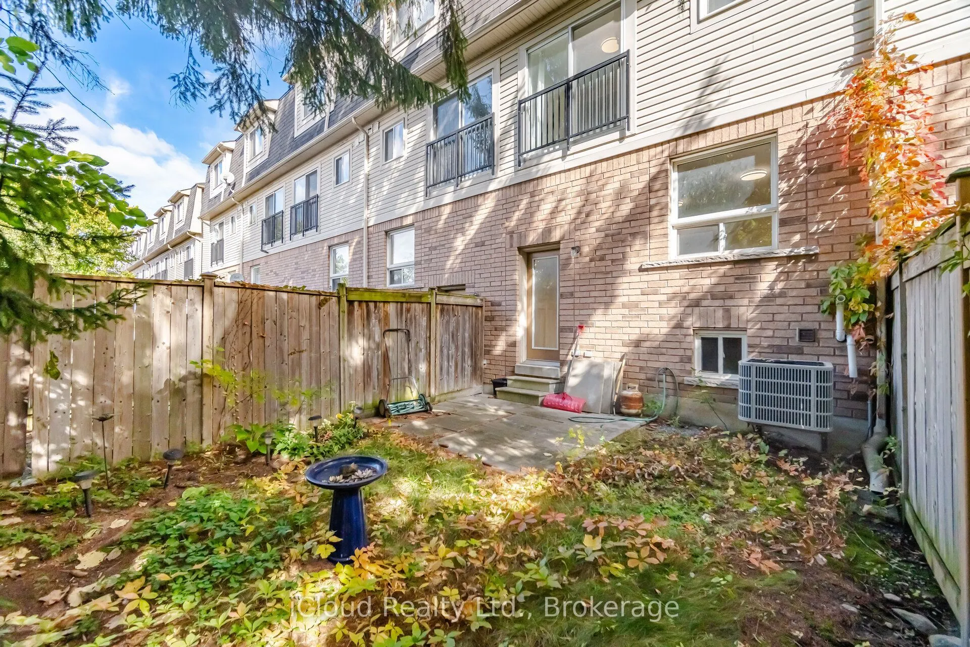 24 Oakins Lane #24