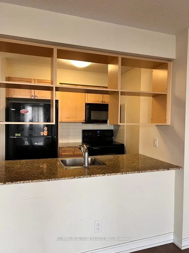 151 Village Green Square #2804