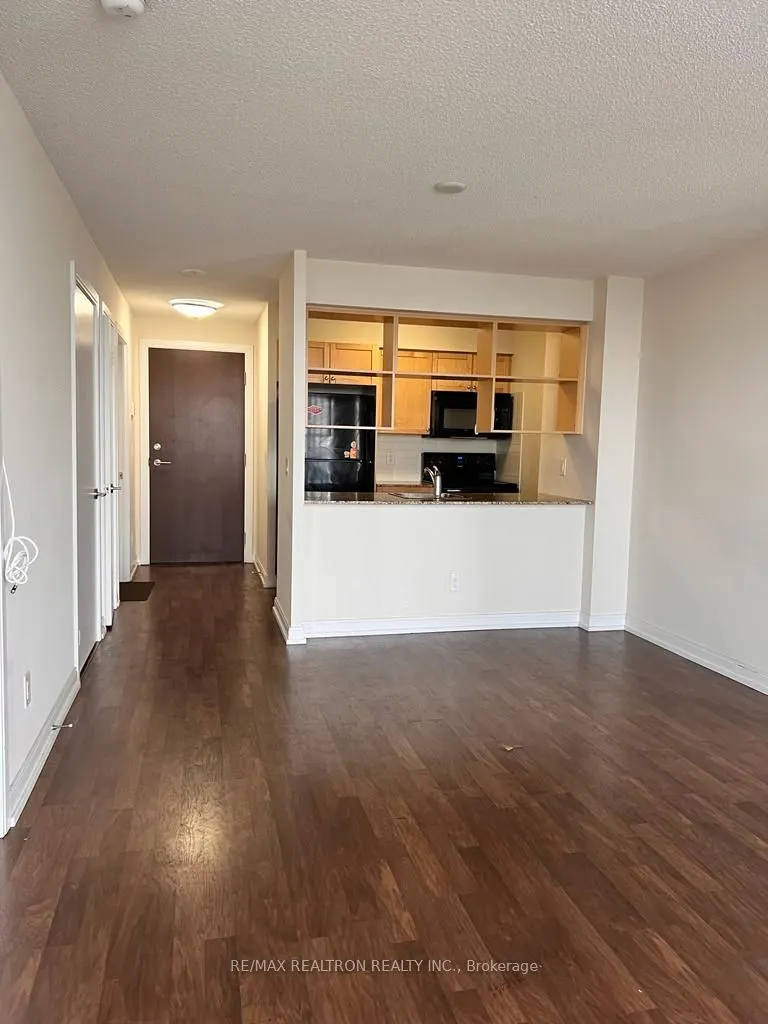 151 Village Green Square #2804