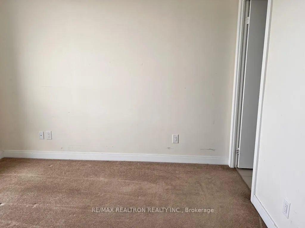 151 Village Green Square #2804