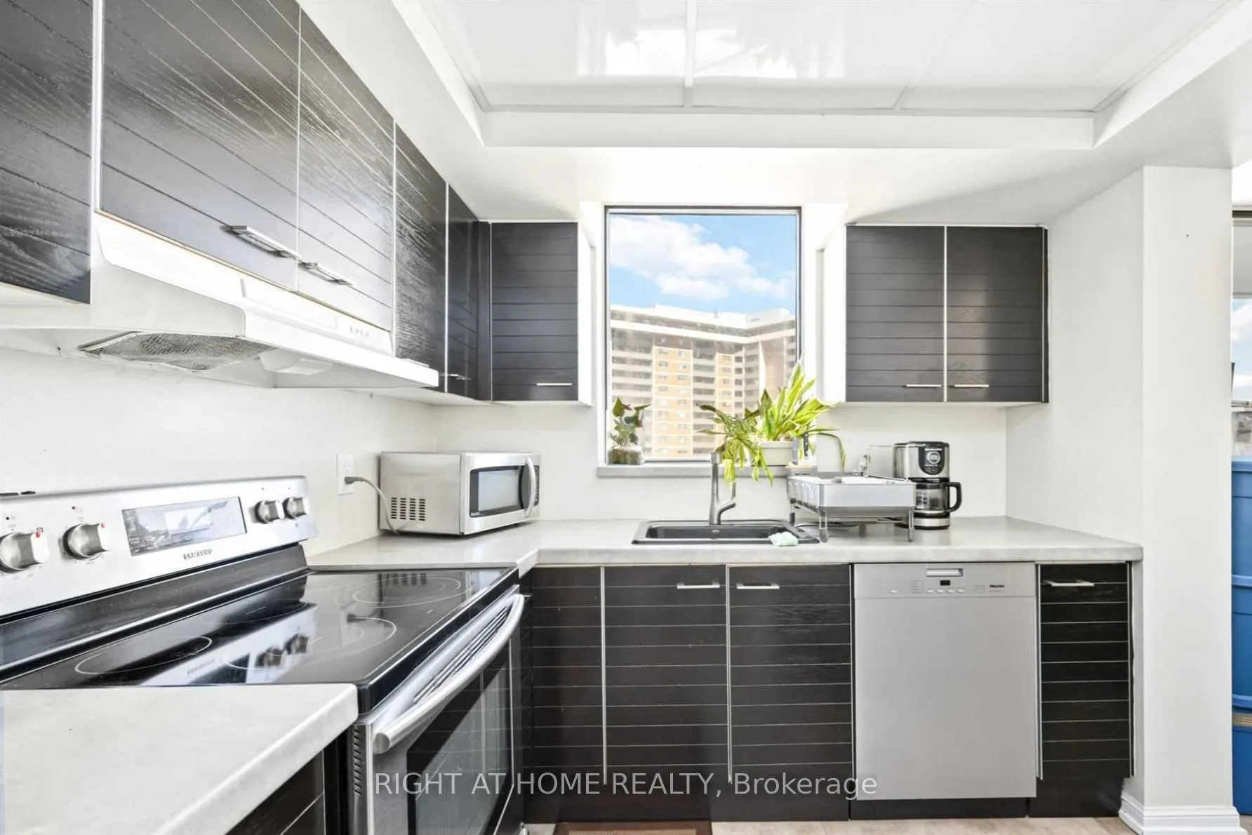 757 Victoria Park Avenue E #1404