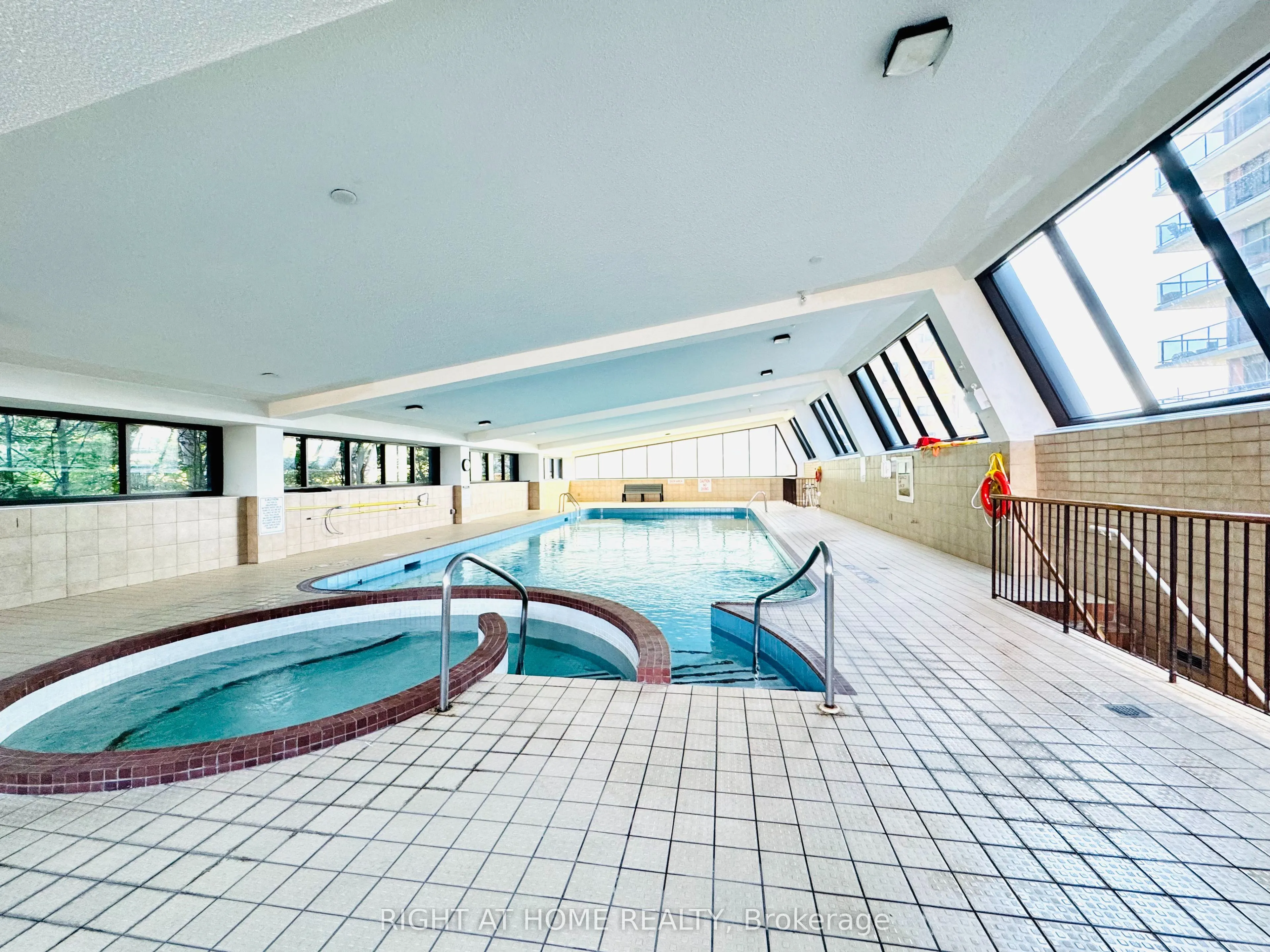 757 Victoria Park Avenue E #1404