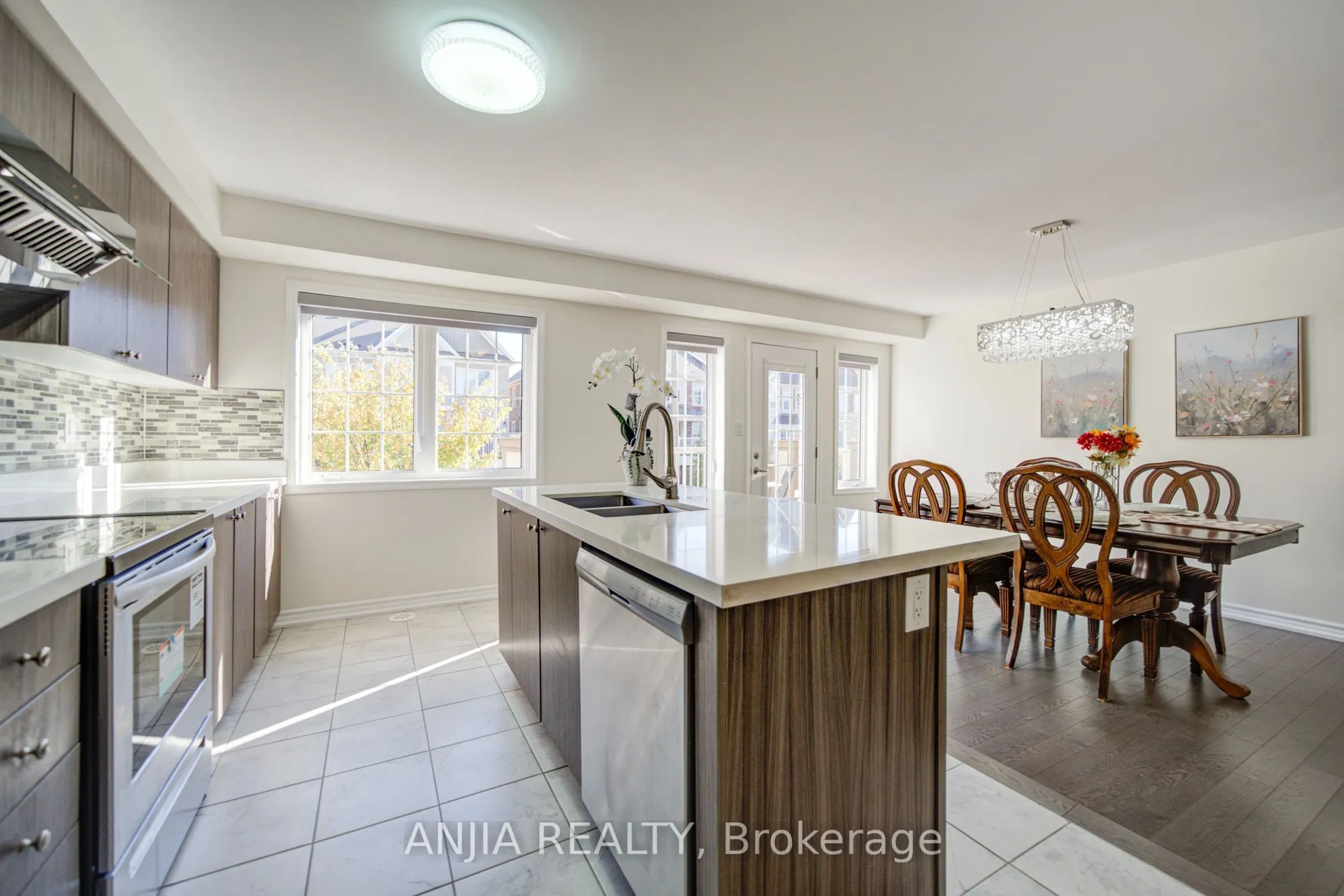 24 Goldeye Street