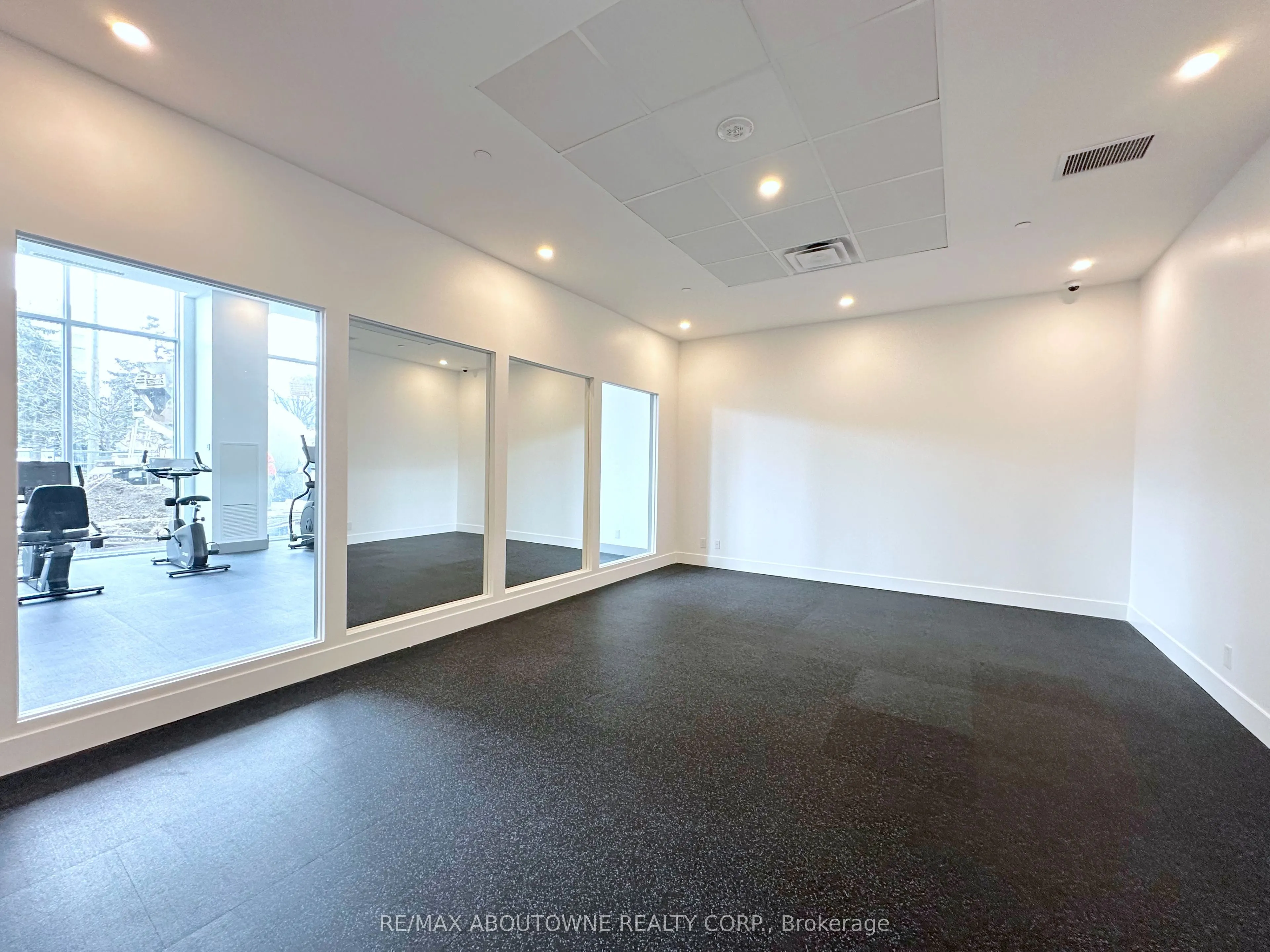 25 Kitney Drive #208