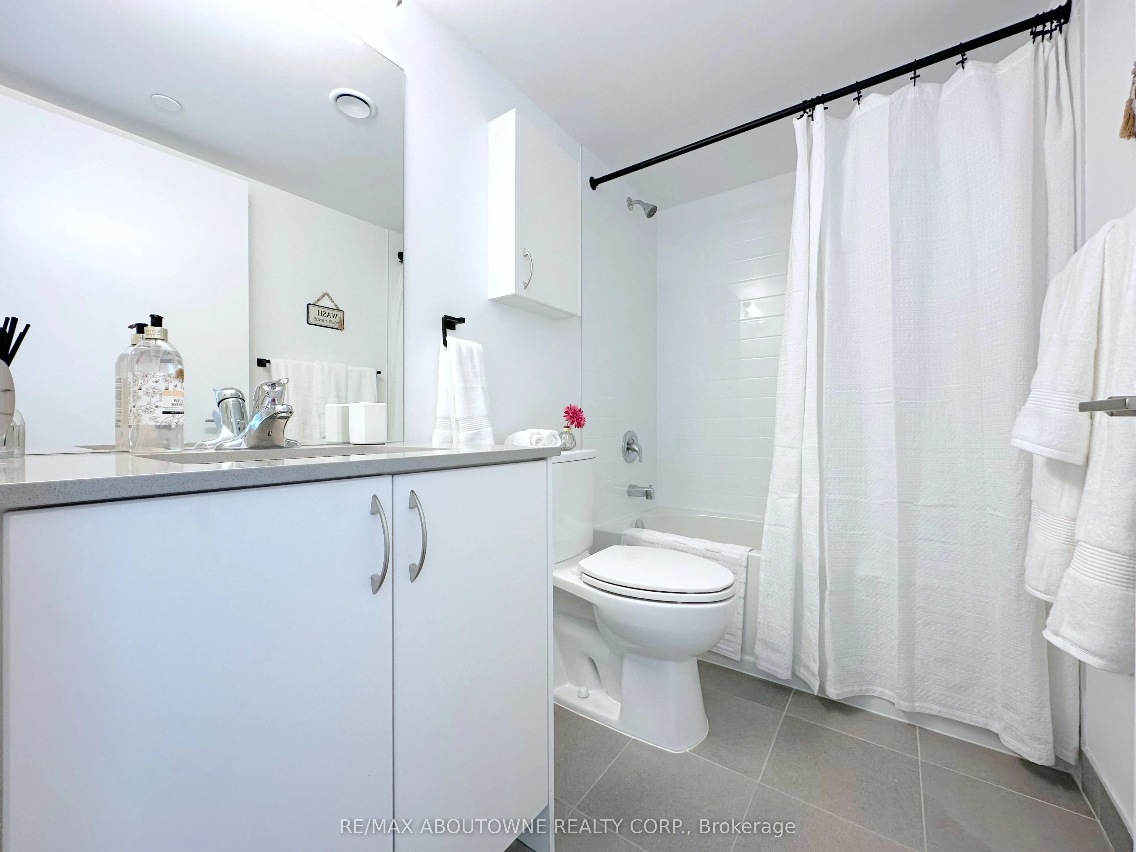 25 Kitney Drive #208