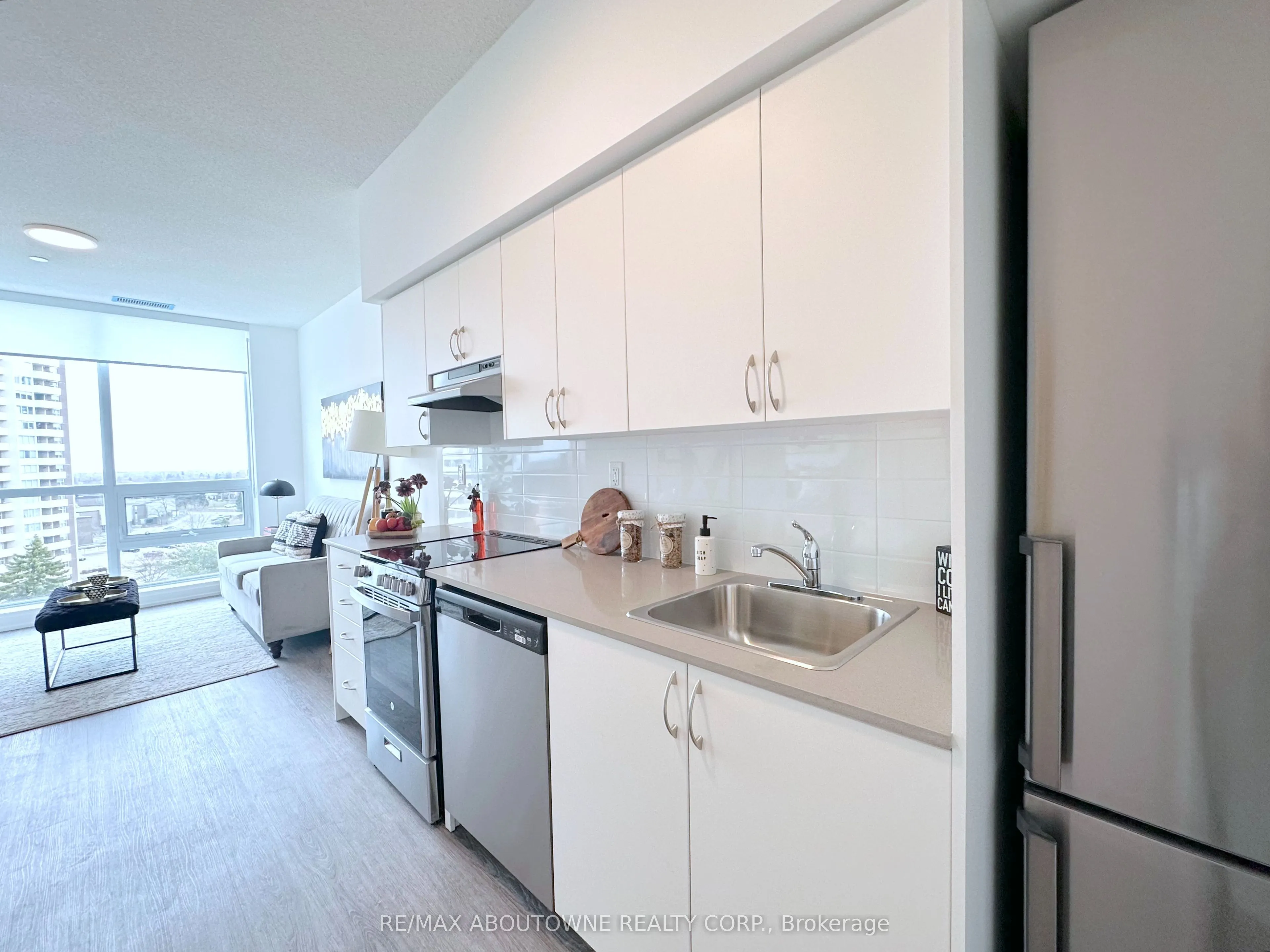 2 River Plate Street #708