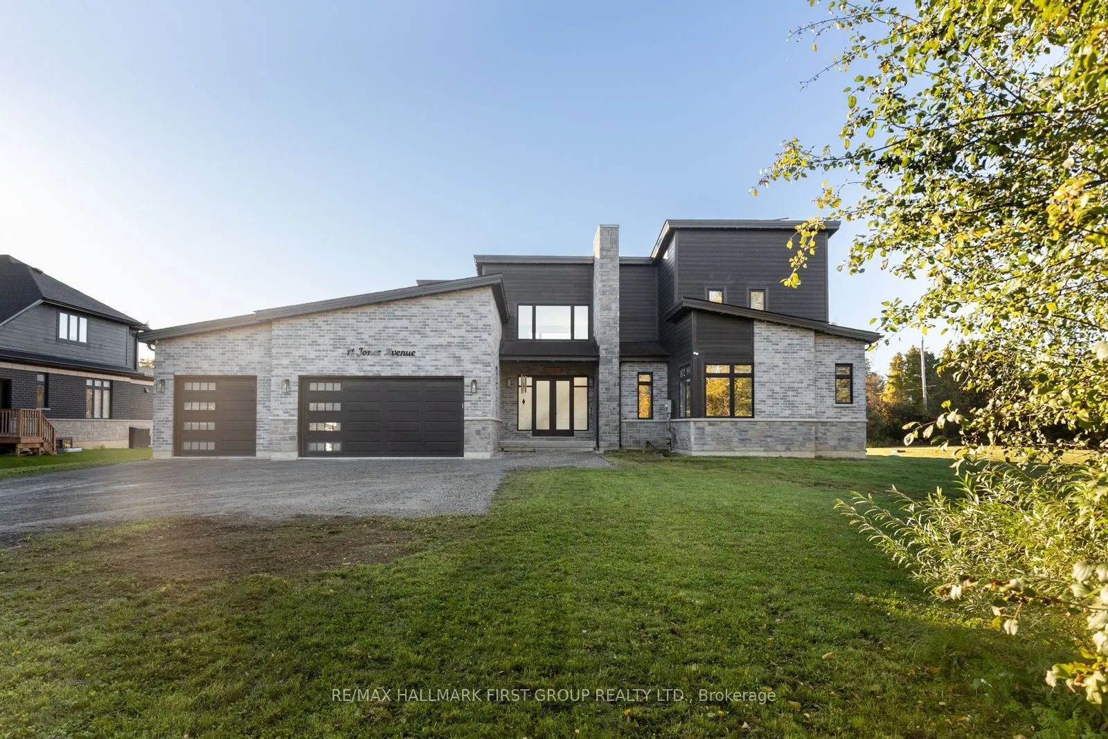 11 Jones Avenue