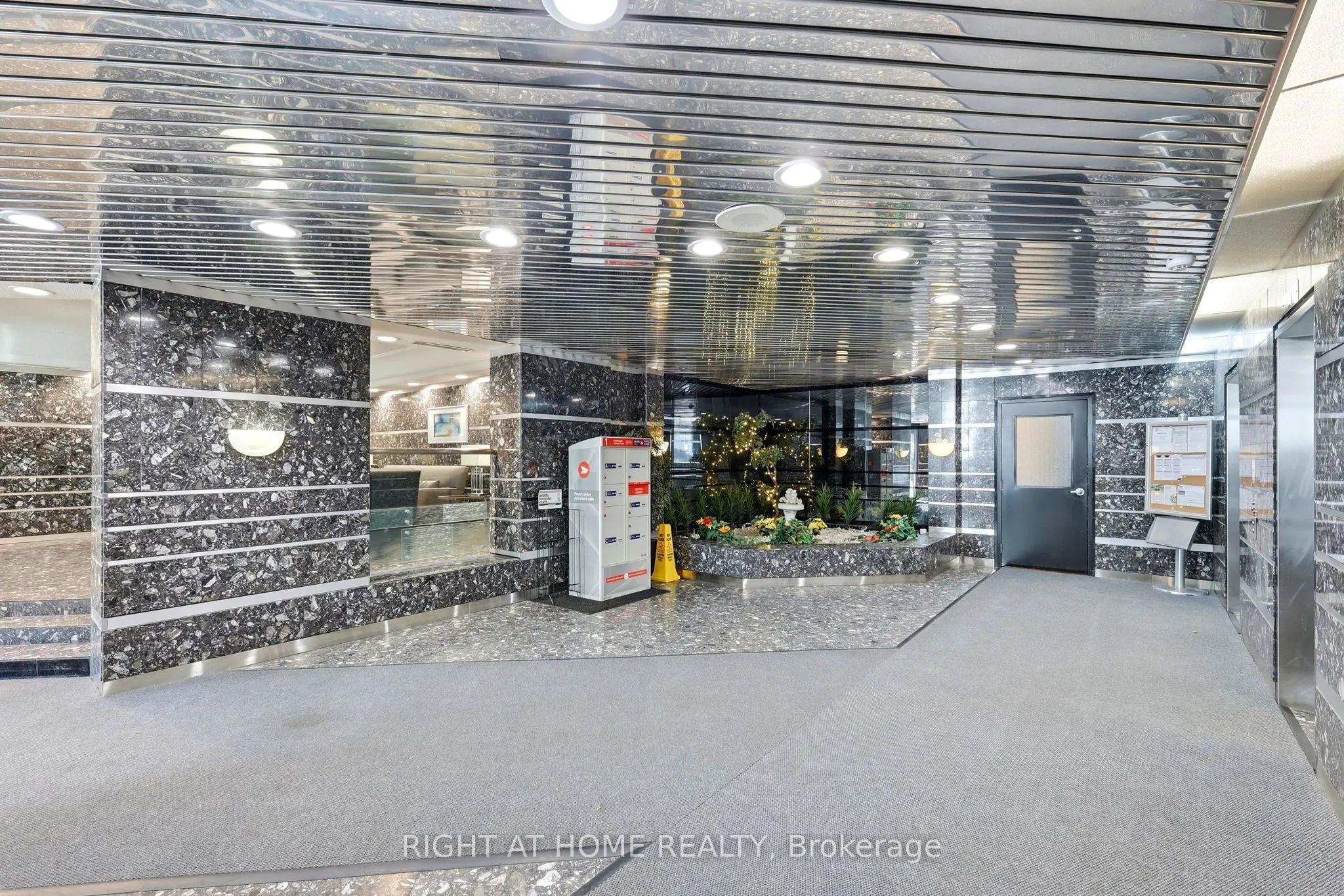 4727 Sheppard Avenue E #816