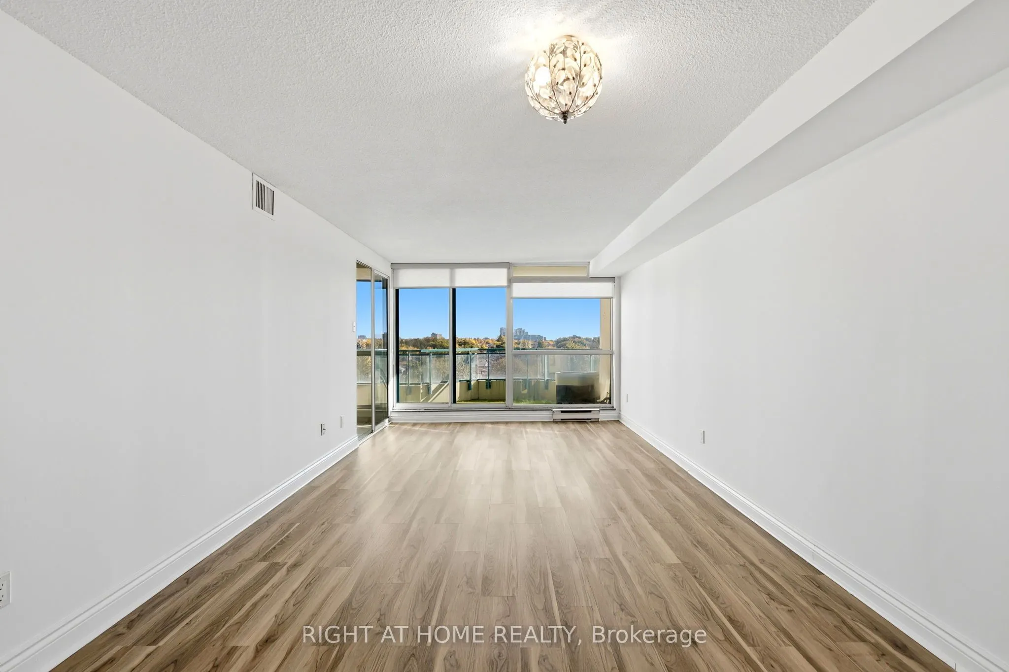 4727 Sheppard Avenue E #816