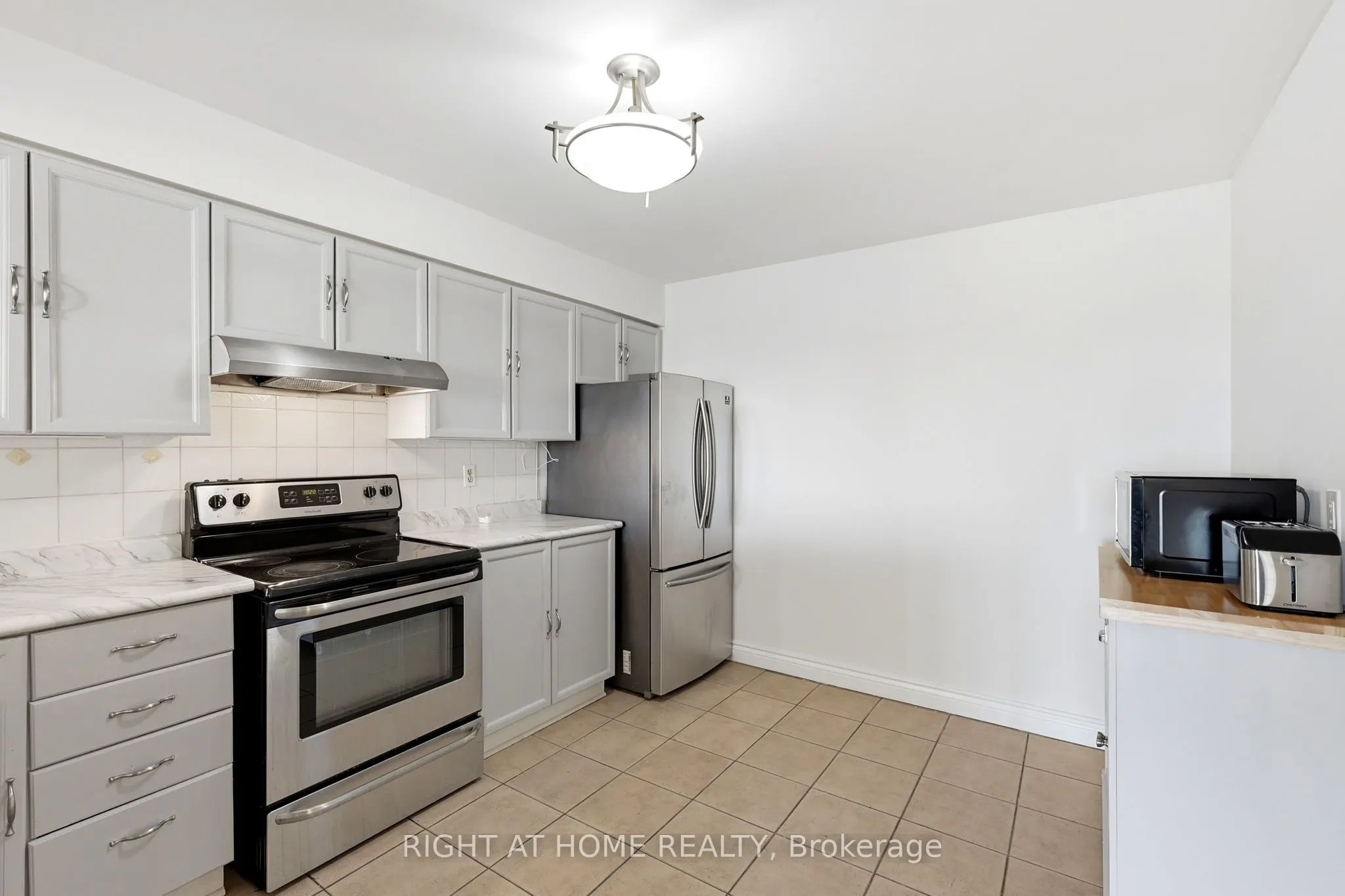 4727 Sheppard Avenue E #816