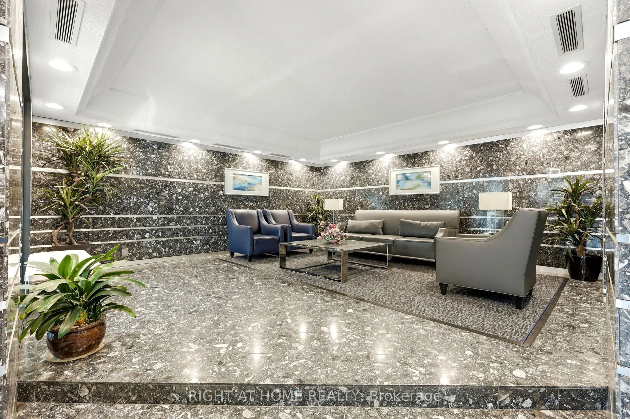 4727 Sheppard Avenue E #816