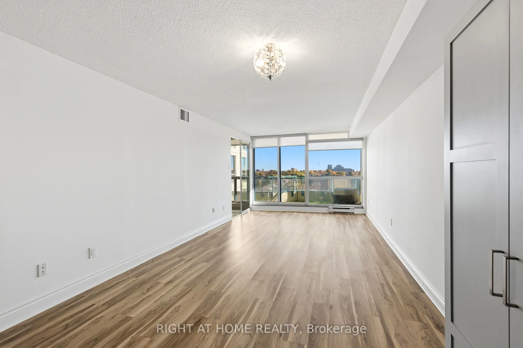 4727 Sheppard Avenue E #816