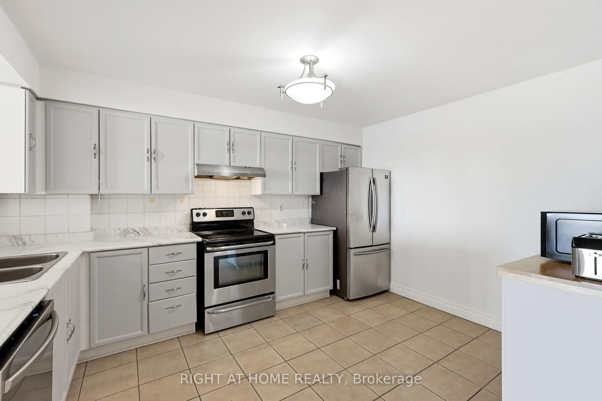 4727 Sheppard Avenue E #816
