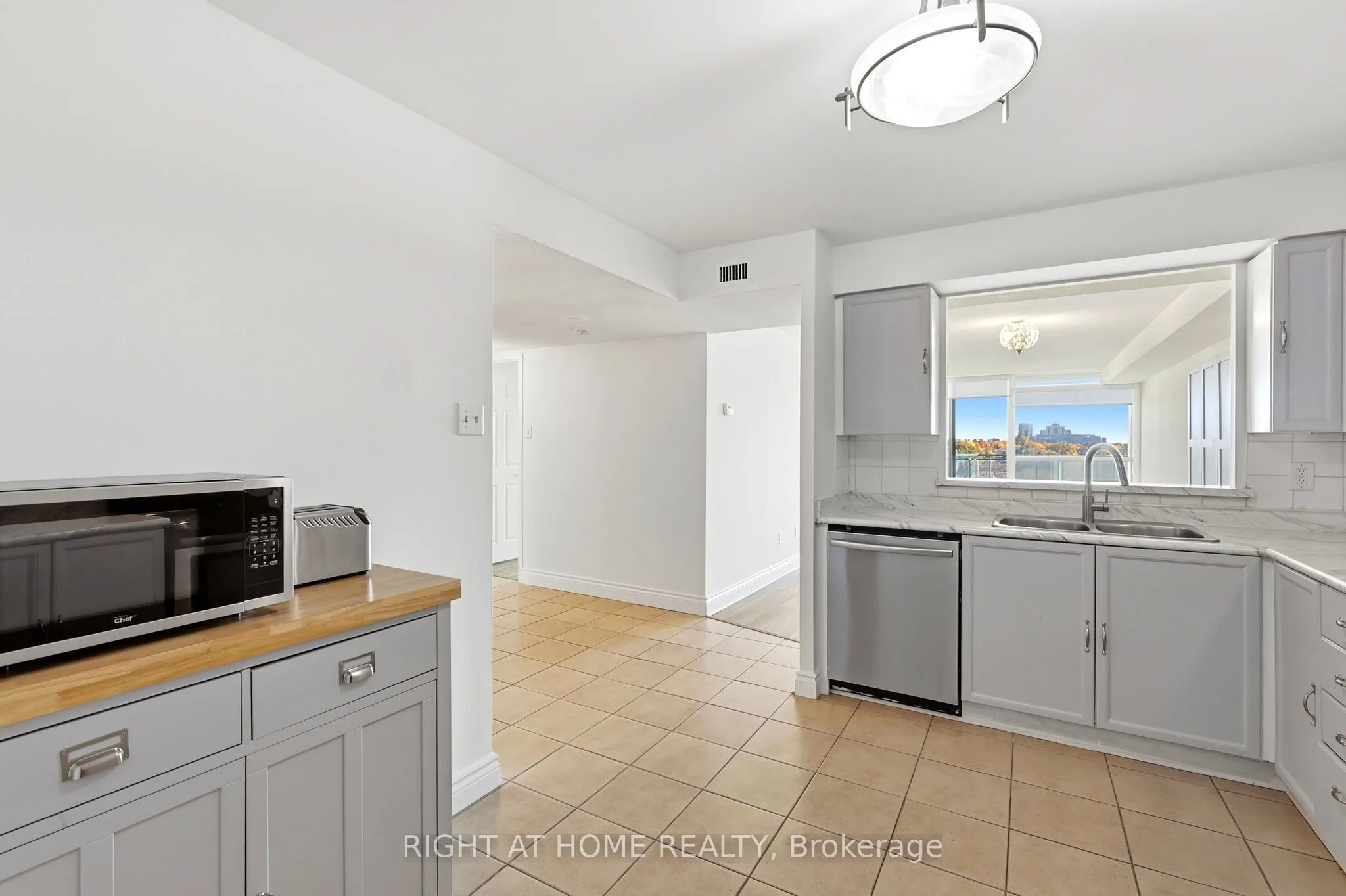 4727 Sheppard Avenue E #816
