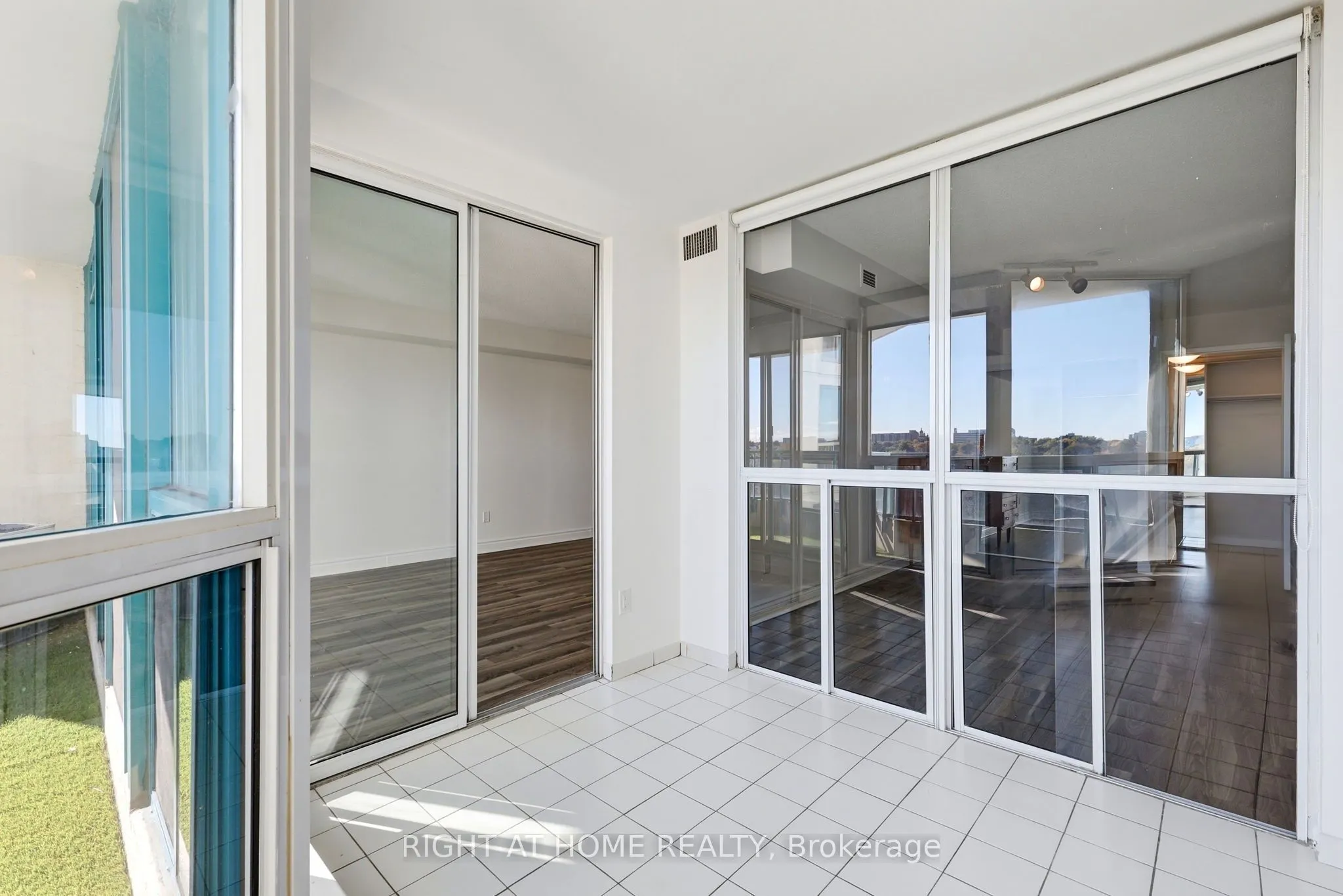 4727 Sheppard Avenue E #816