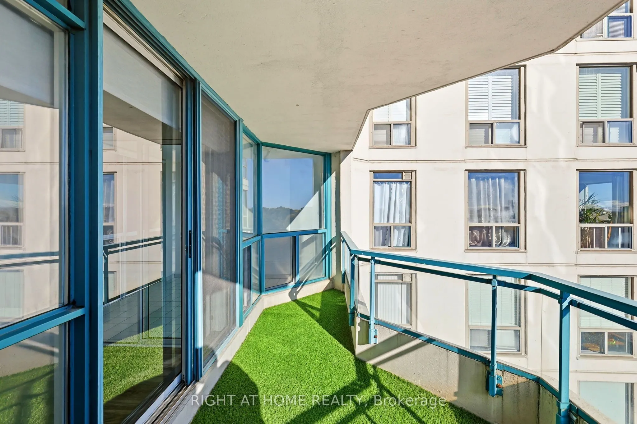 4727 Sheppard Avenue E #816