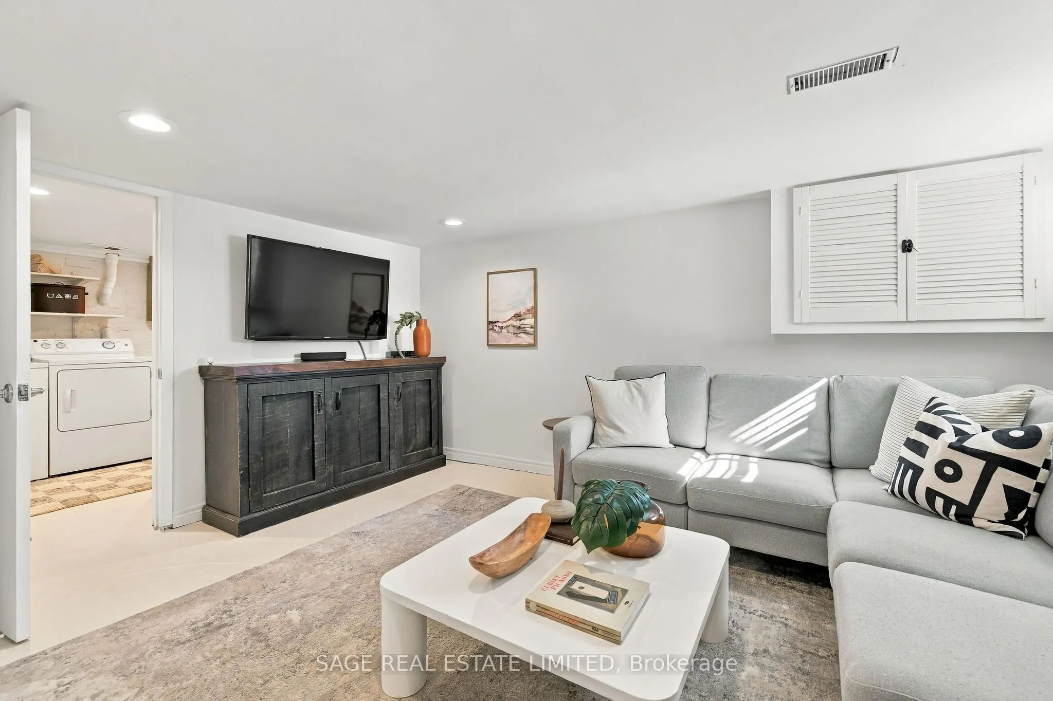 100 Dagmar Avenue