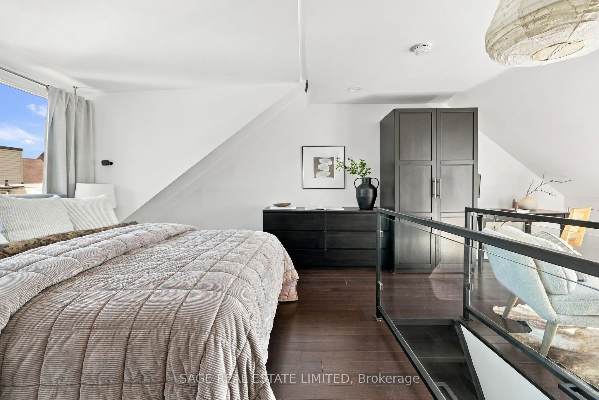 100 Dagmar Avenue