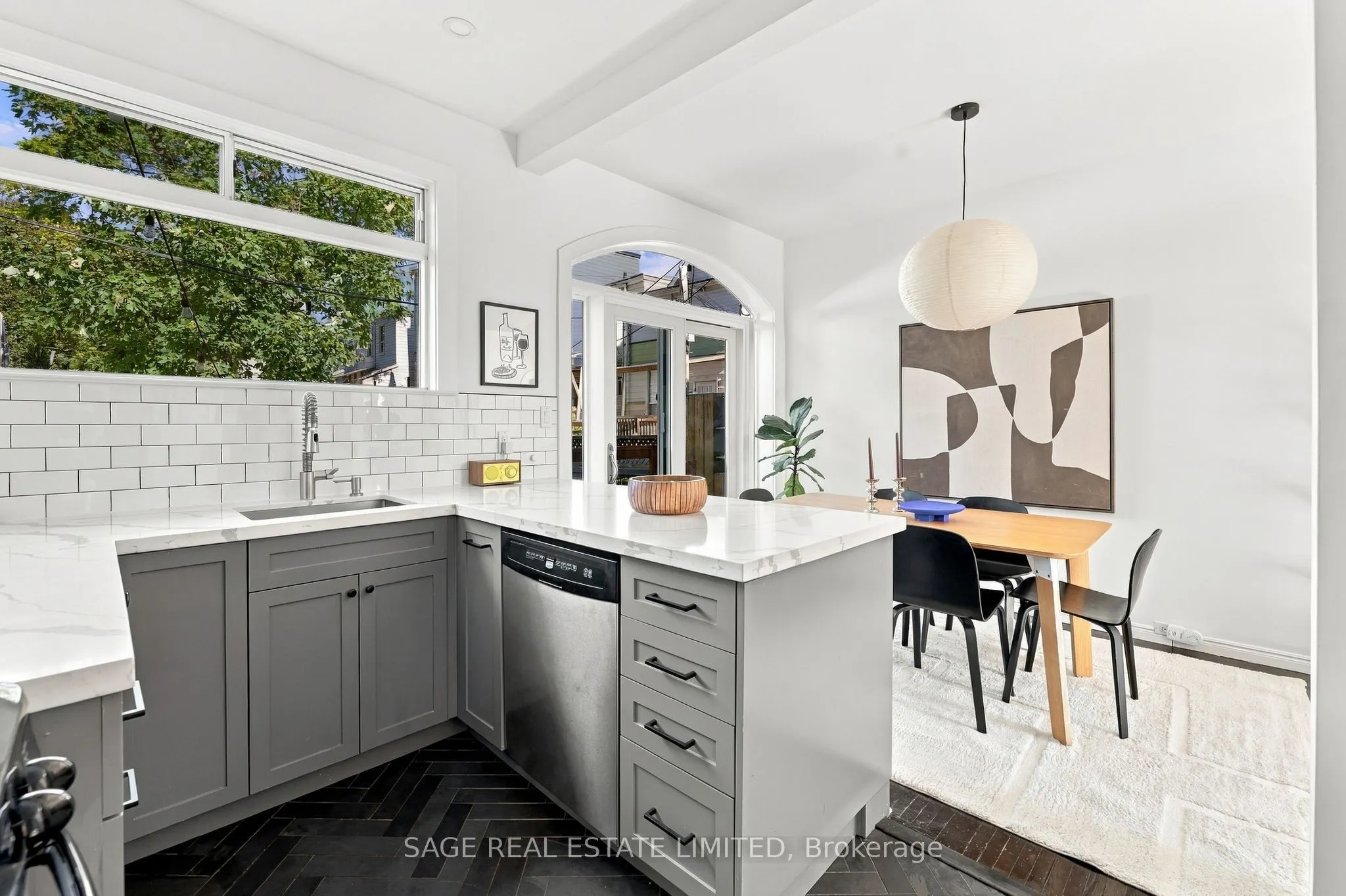 100 Dagmar Avenue
