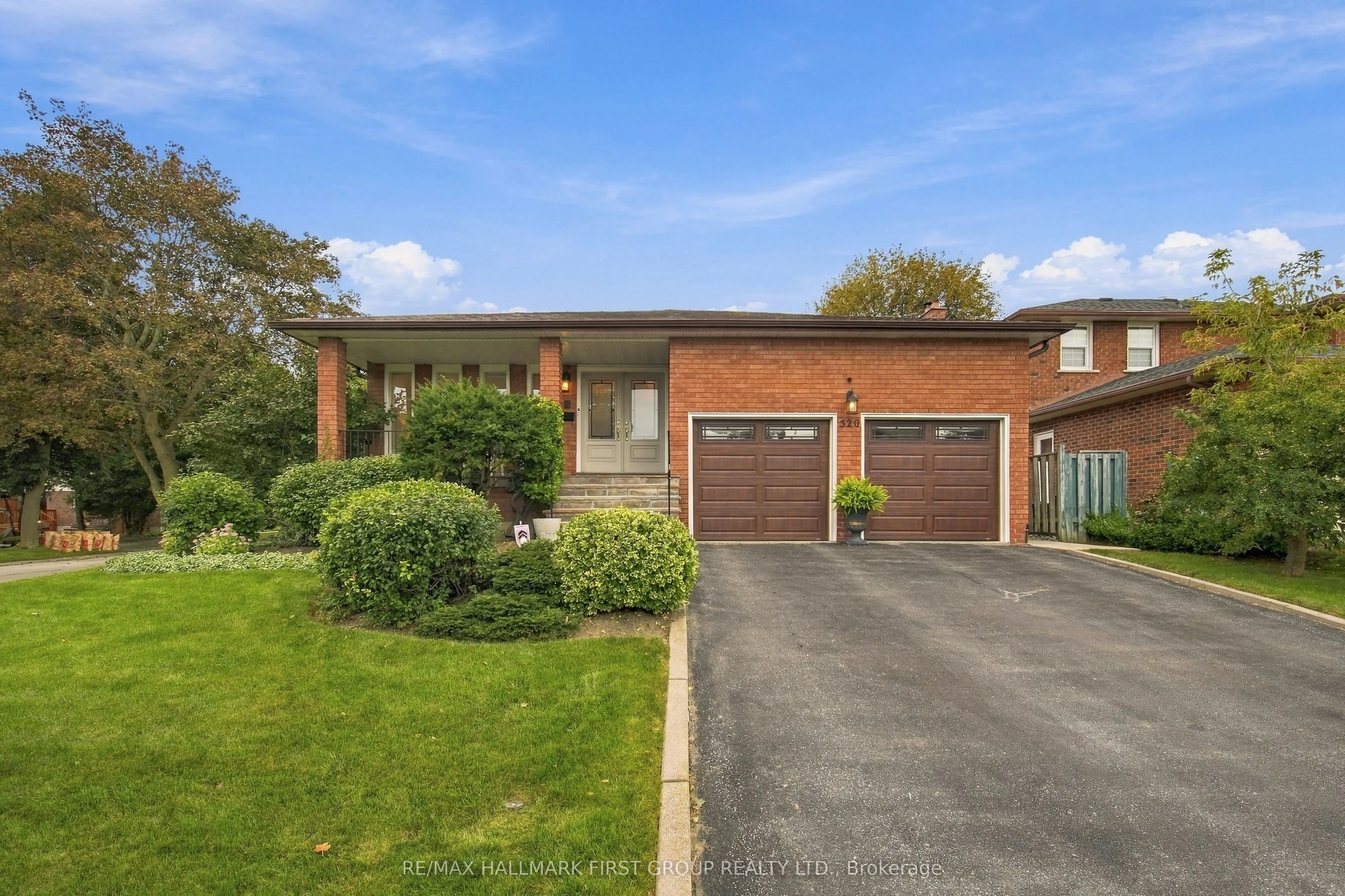 520 McLeod Crescent