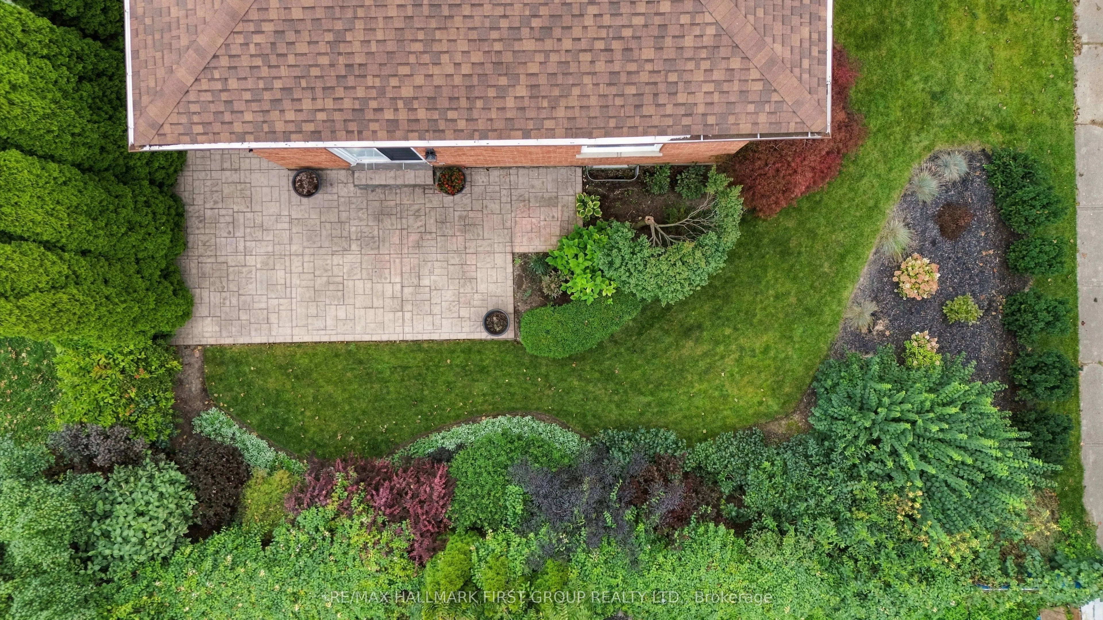 520 McLeod Crescent