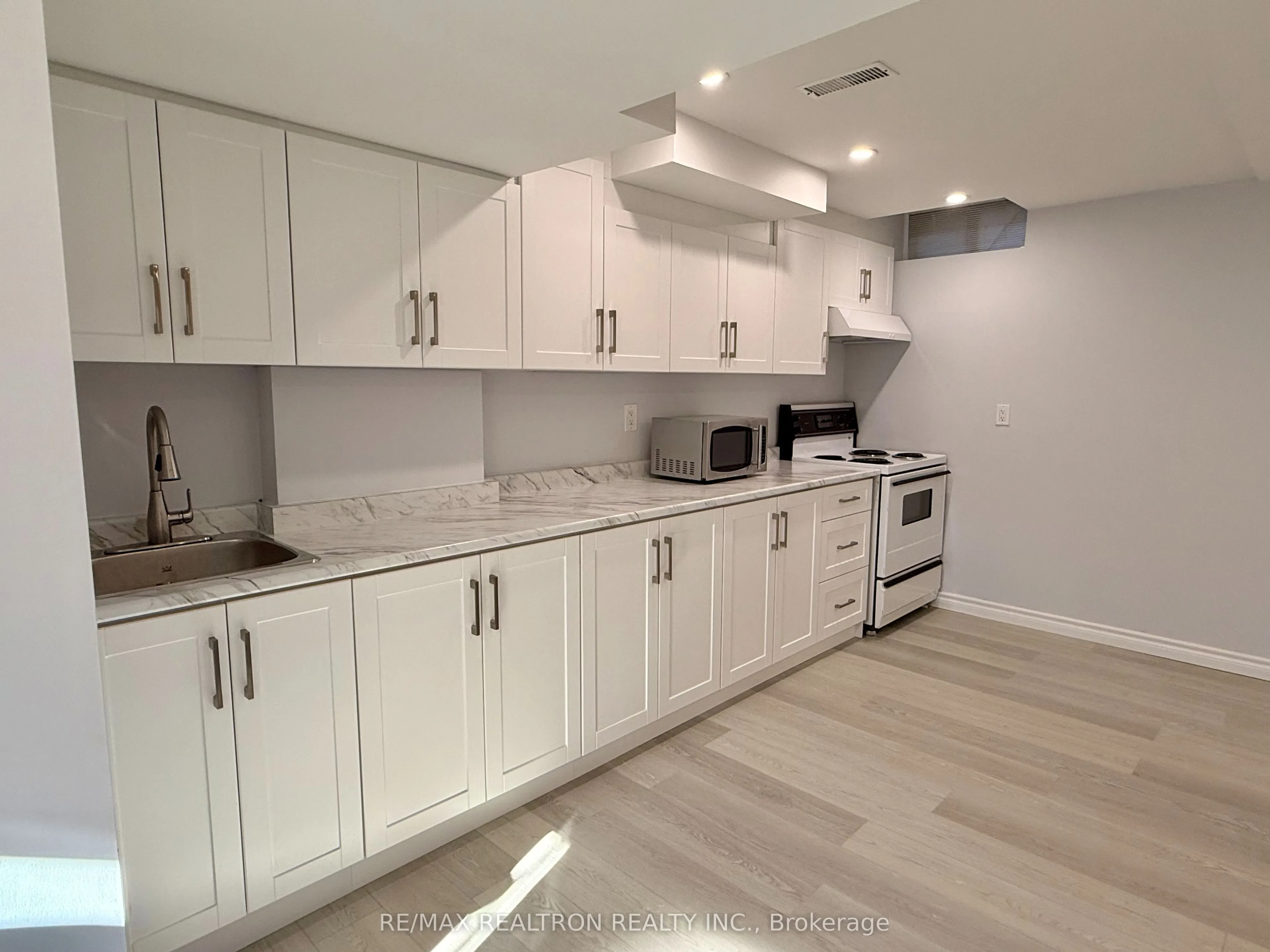 1520 Sandhurst Crescent #Bsmnt