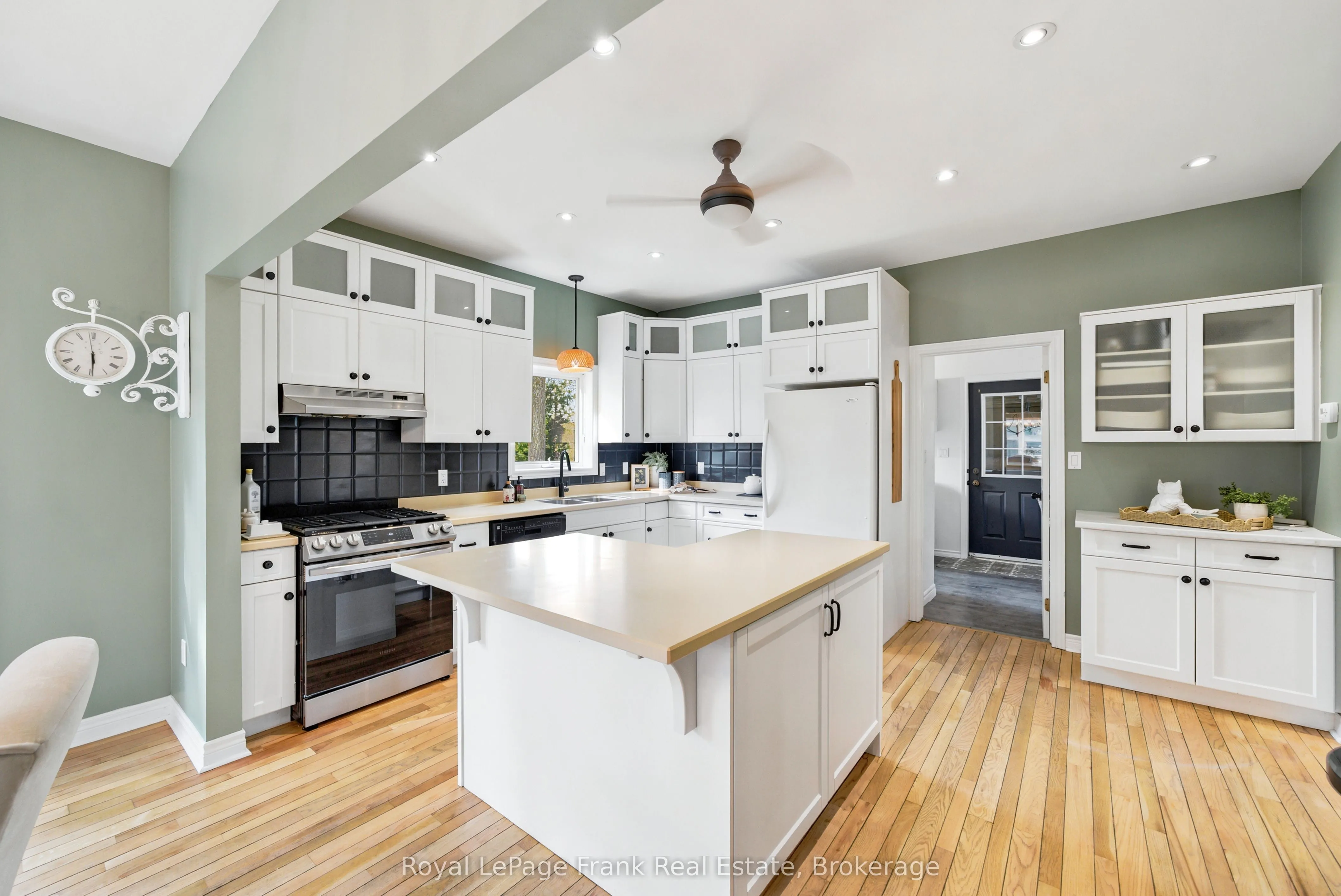 246 Cochrane Street