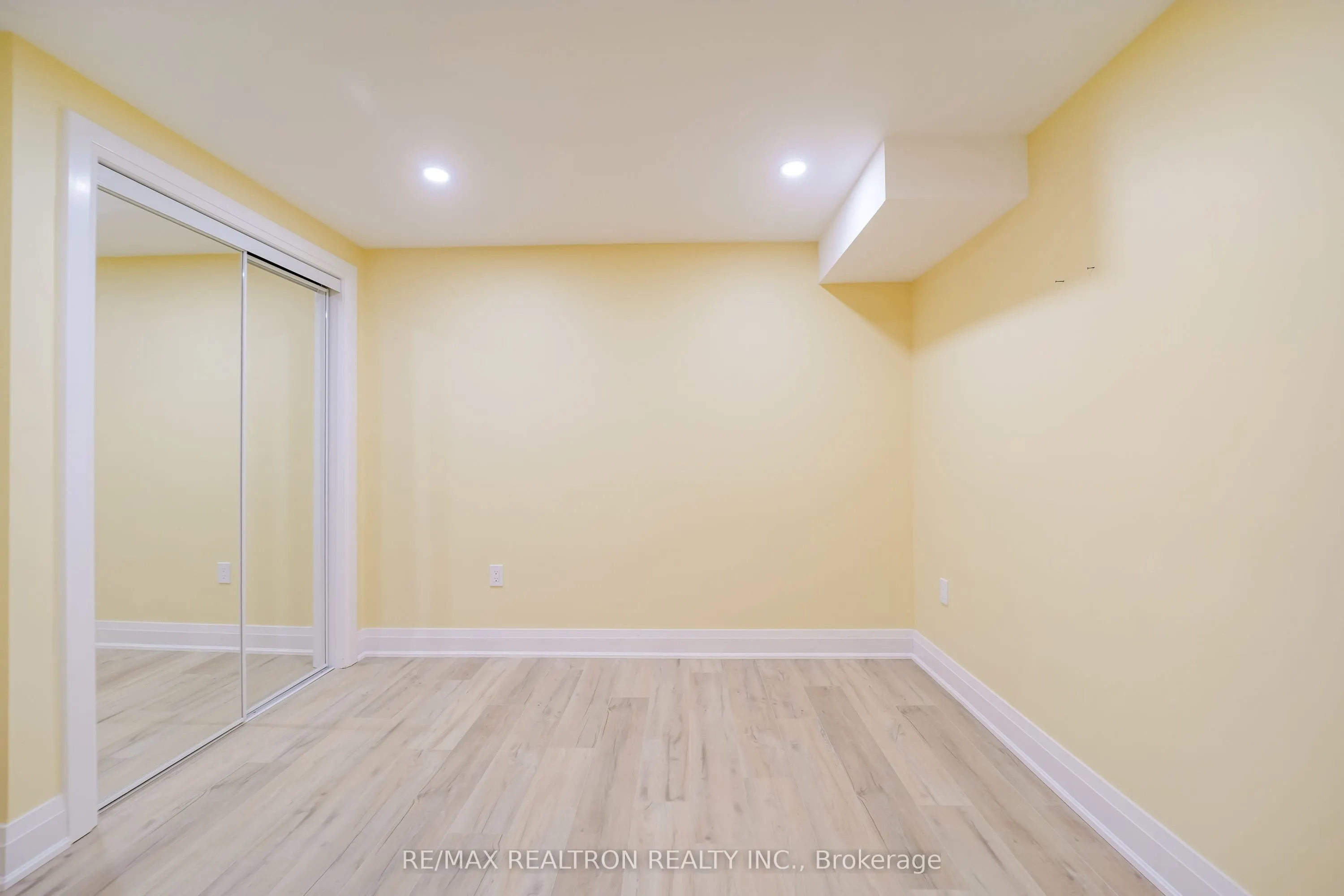96 Hoile Drive