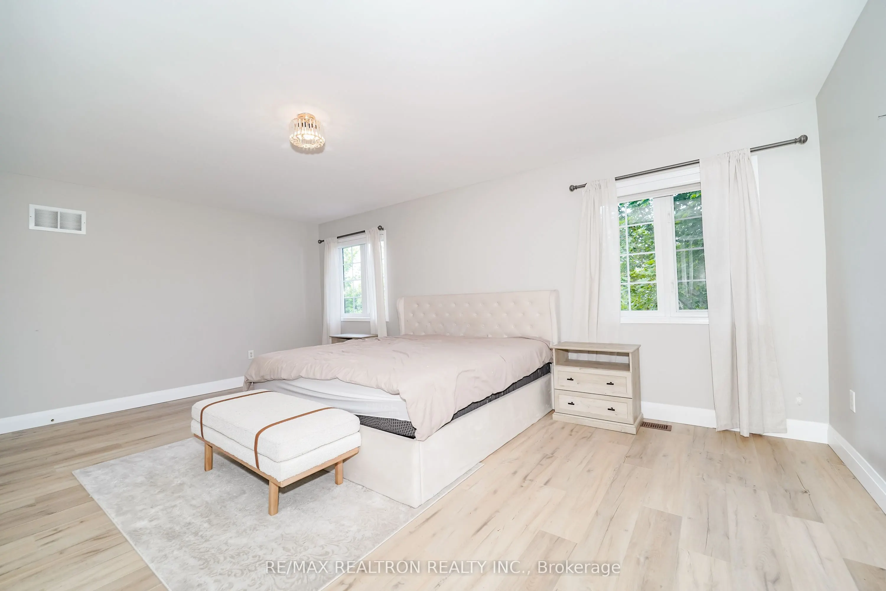96 Hoile Drive
