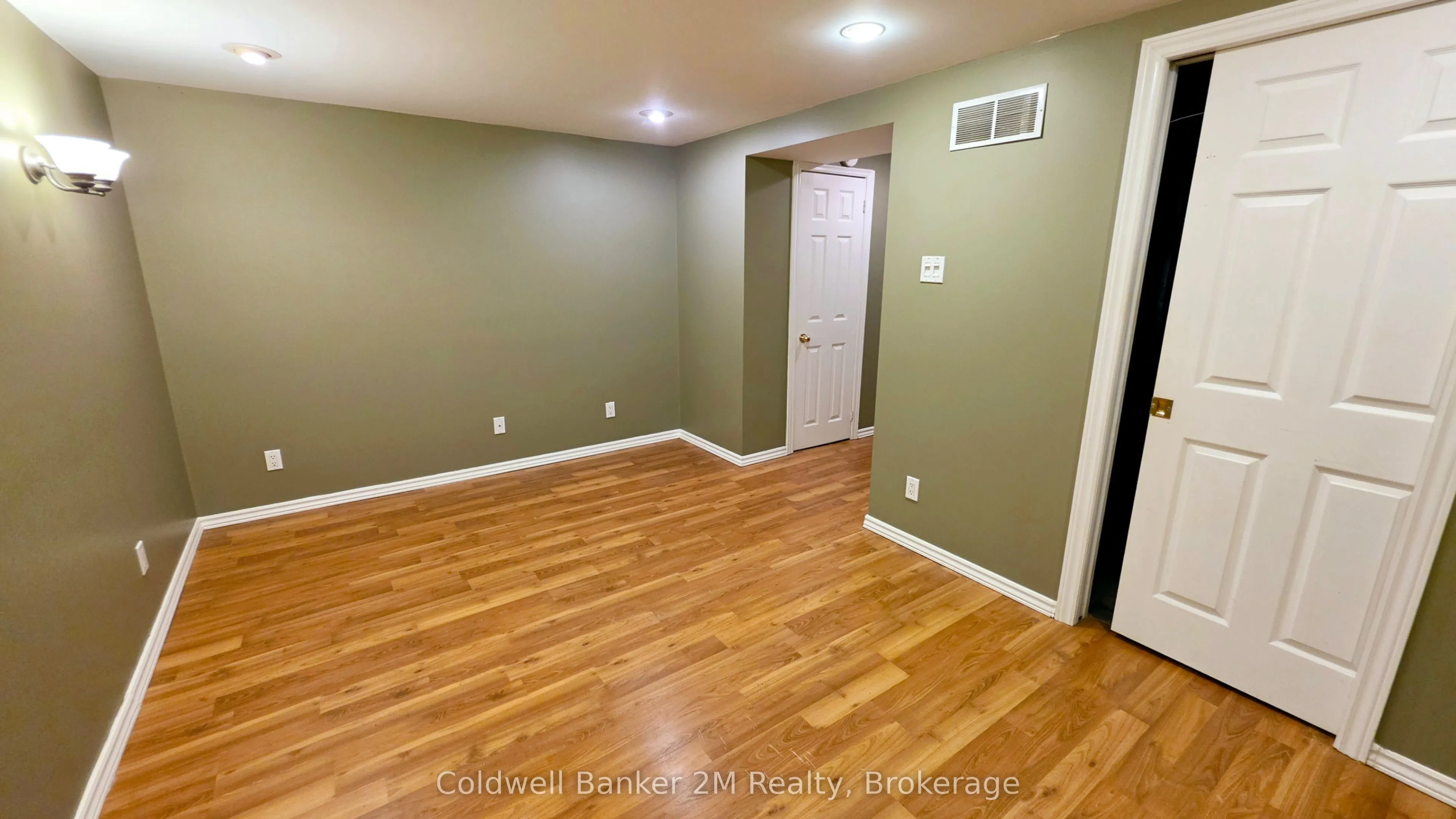 852 Attersley Drive