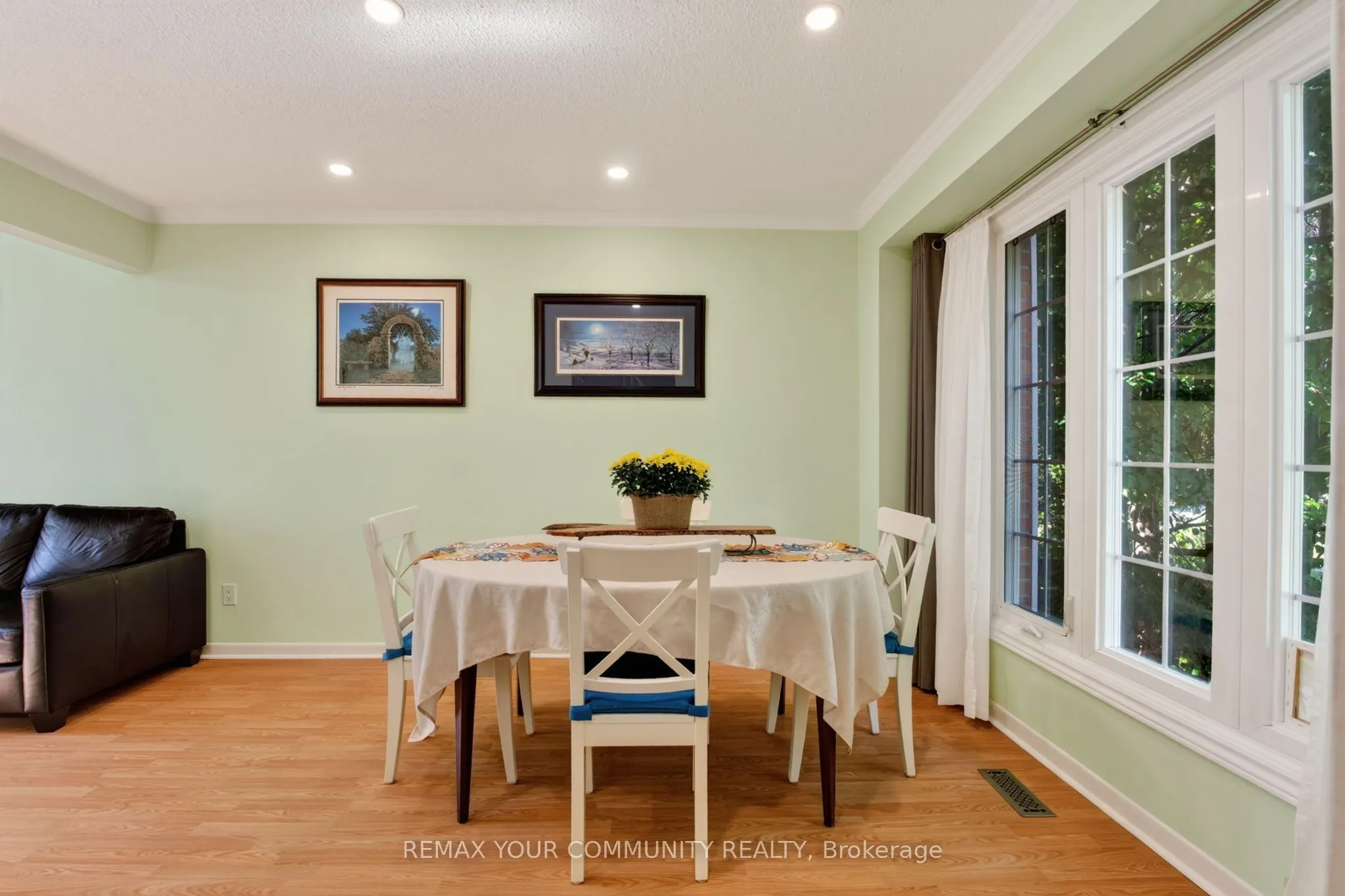 6 Stanbridge Court