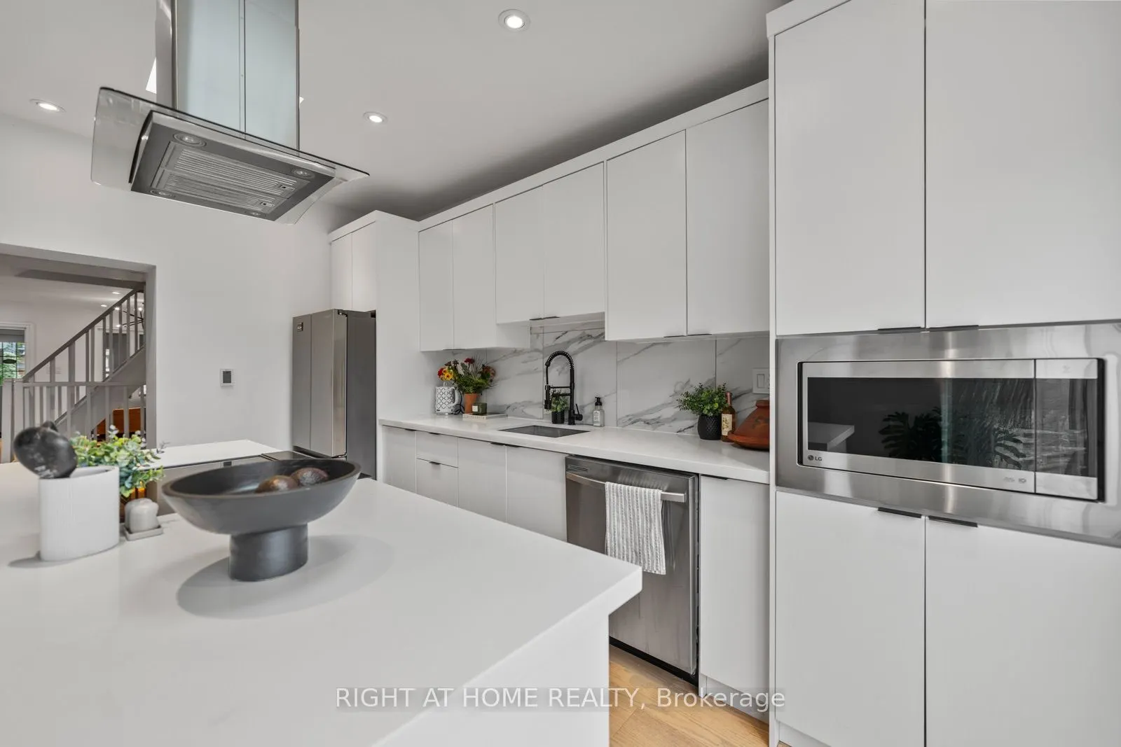 5 1/2 Luttrell Avenue