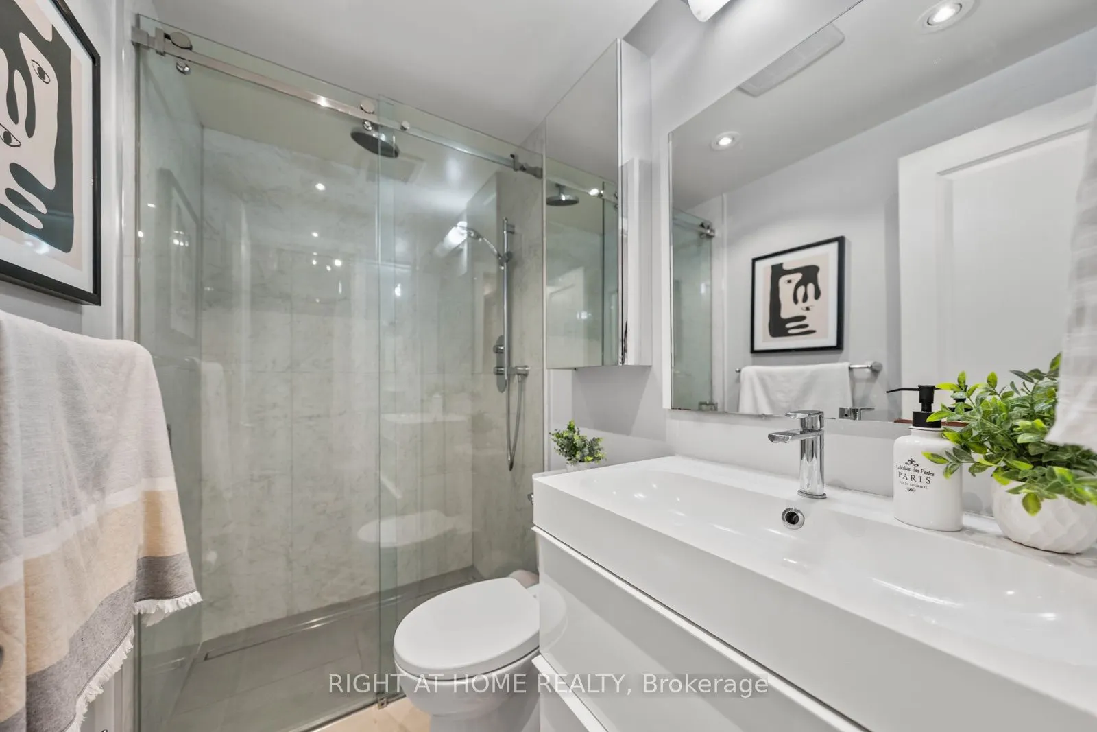 5 1/2 Luttrell Avenue