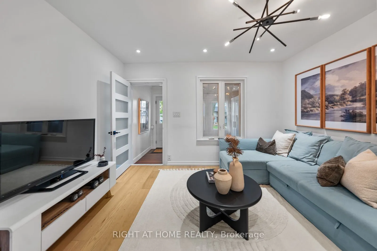 5 1/2 Luttrell Avenue