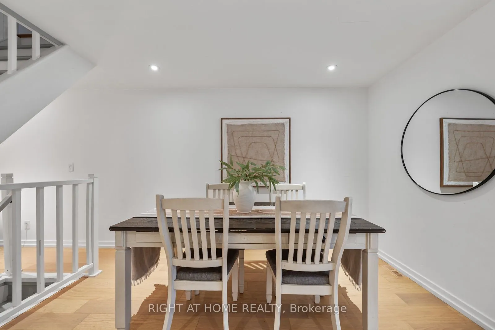 5 1/2 Luttrell Avenue