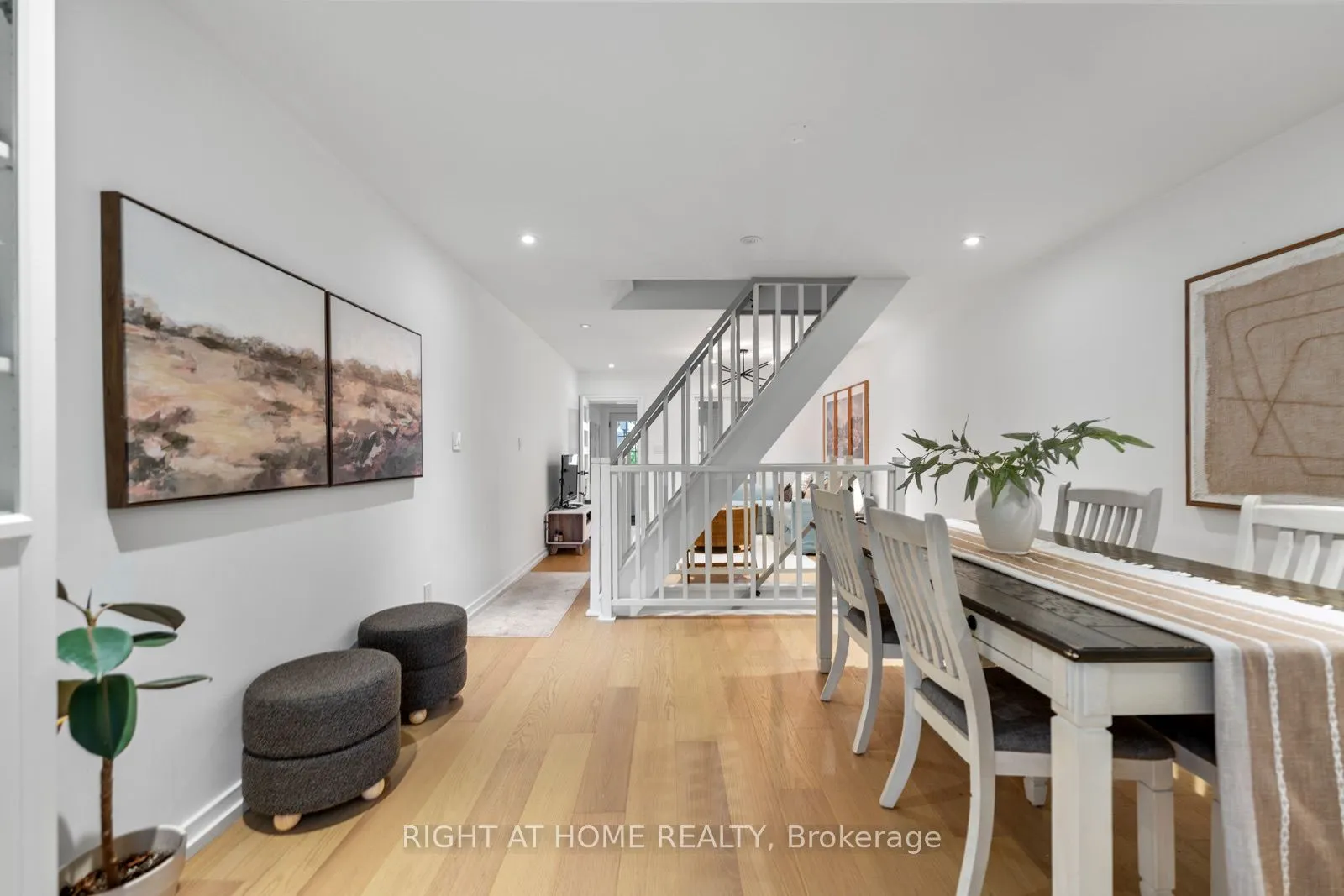 5 1/2 Luttrell Avenue