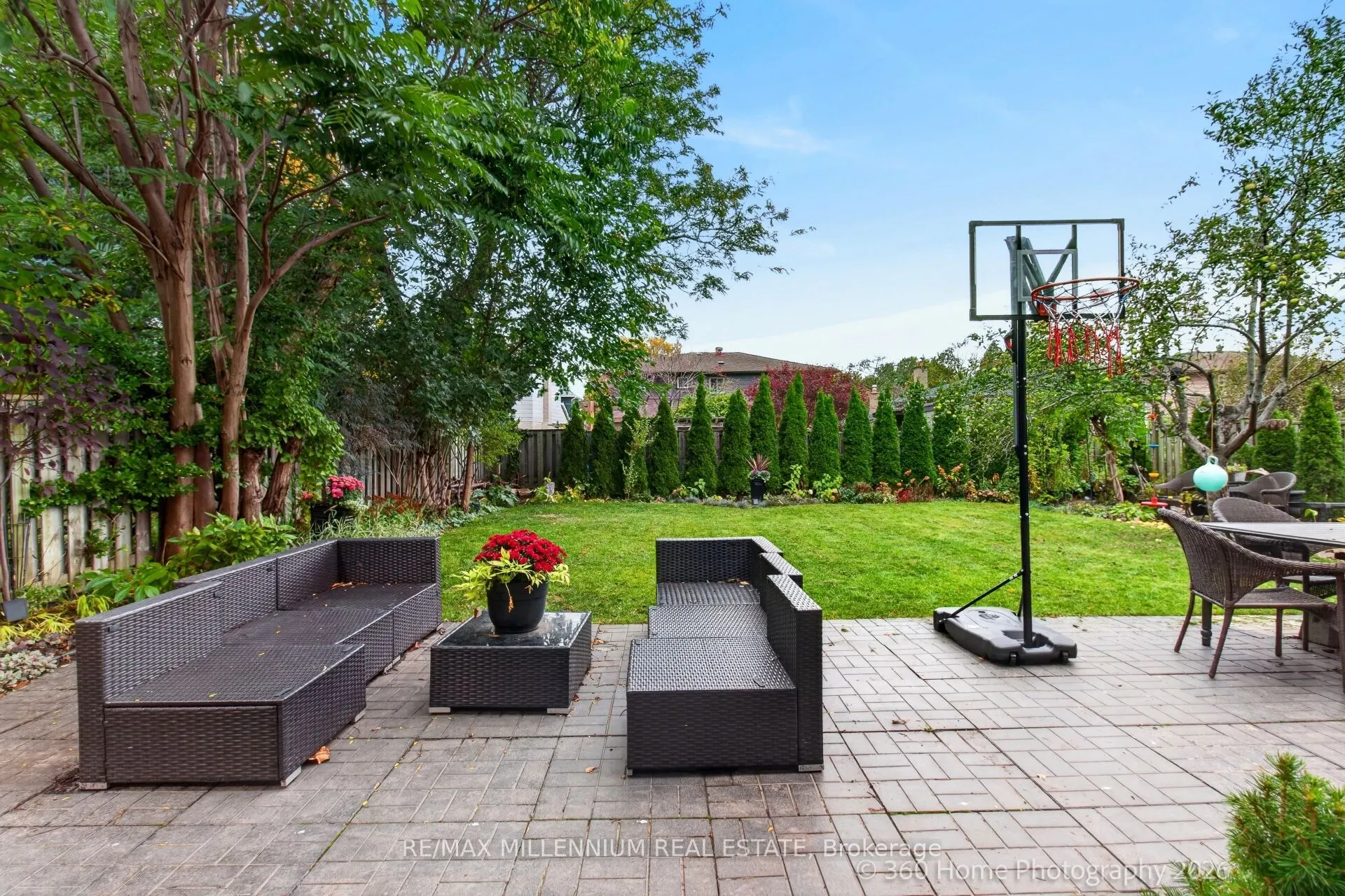 15 Marblemount Crescent