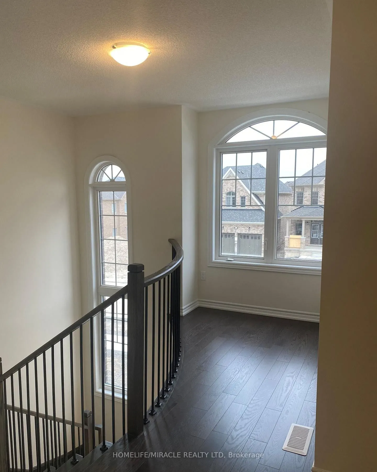 54 North Garden Boulevard