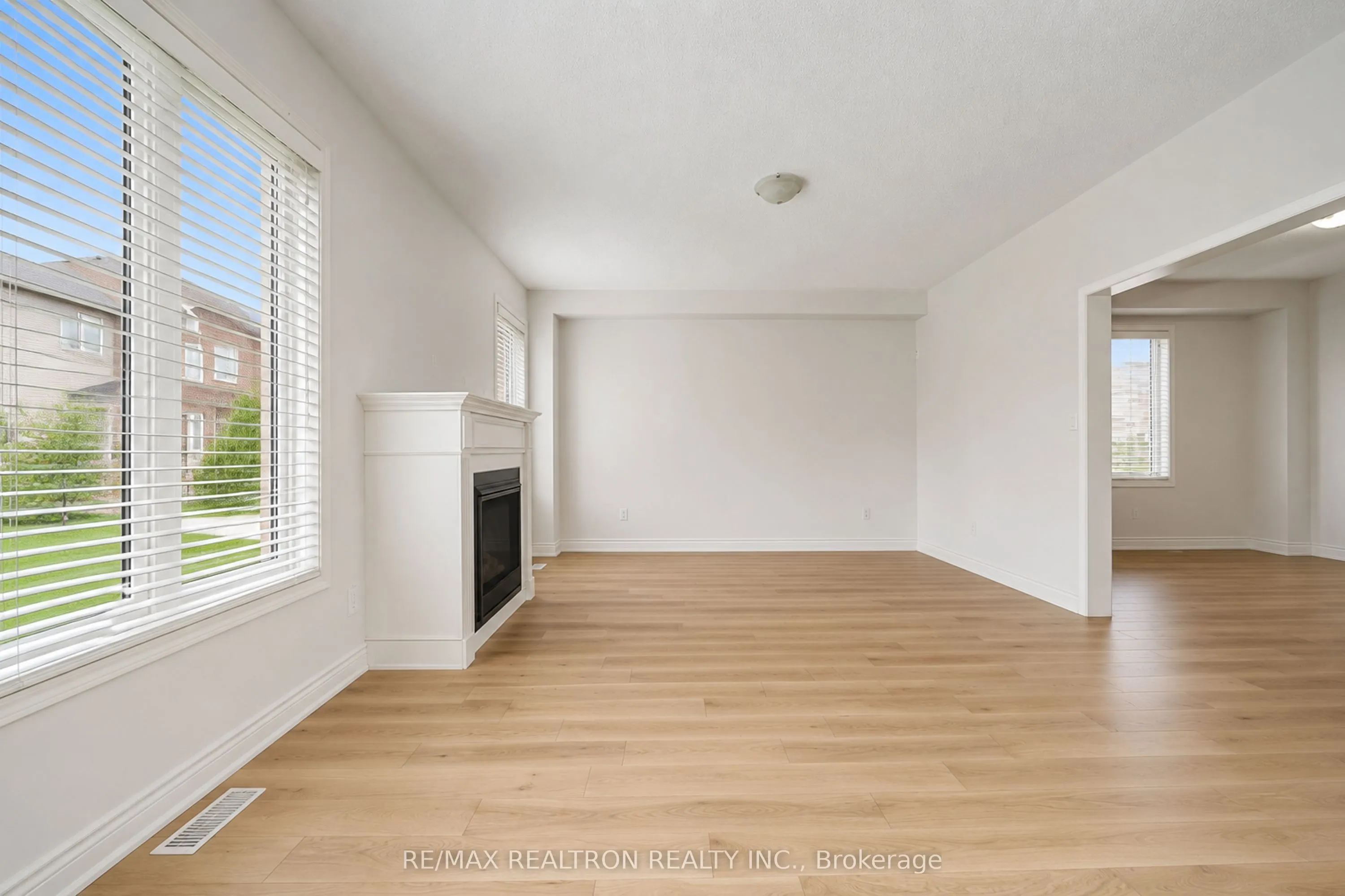 2544 Bandsman Crescent
