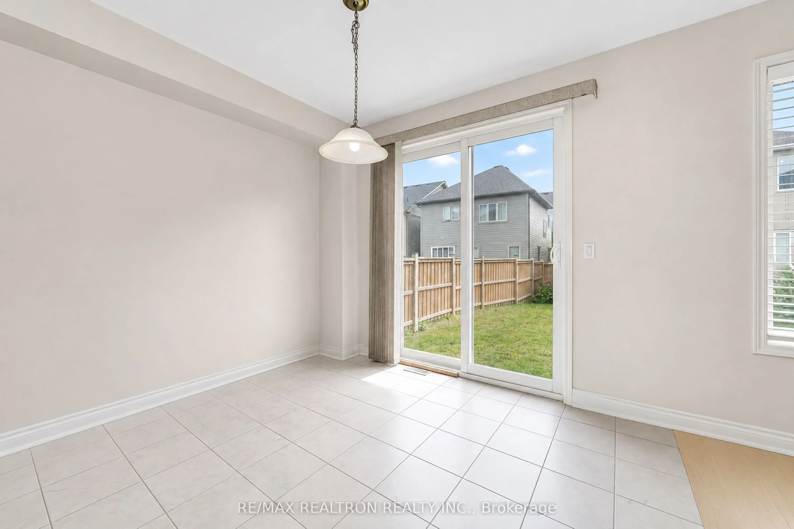 2544 Bandsman Crescent