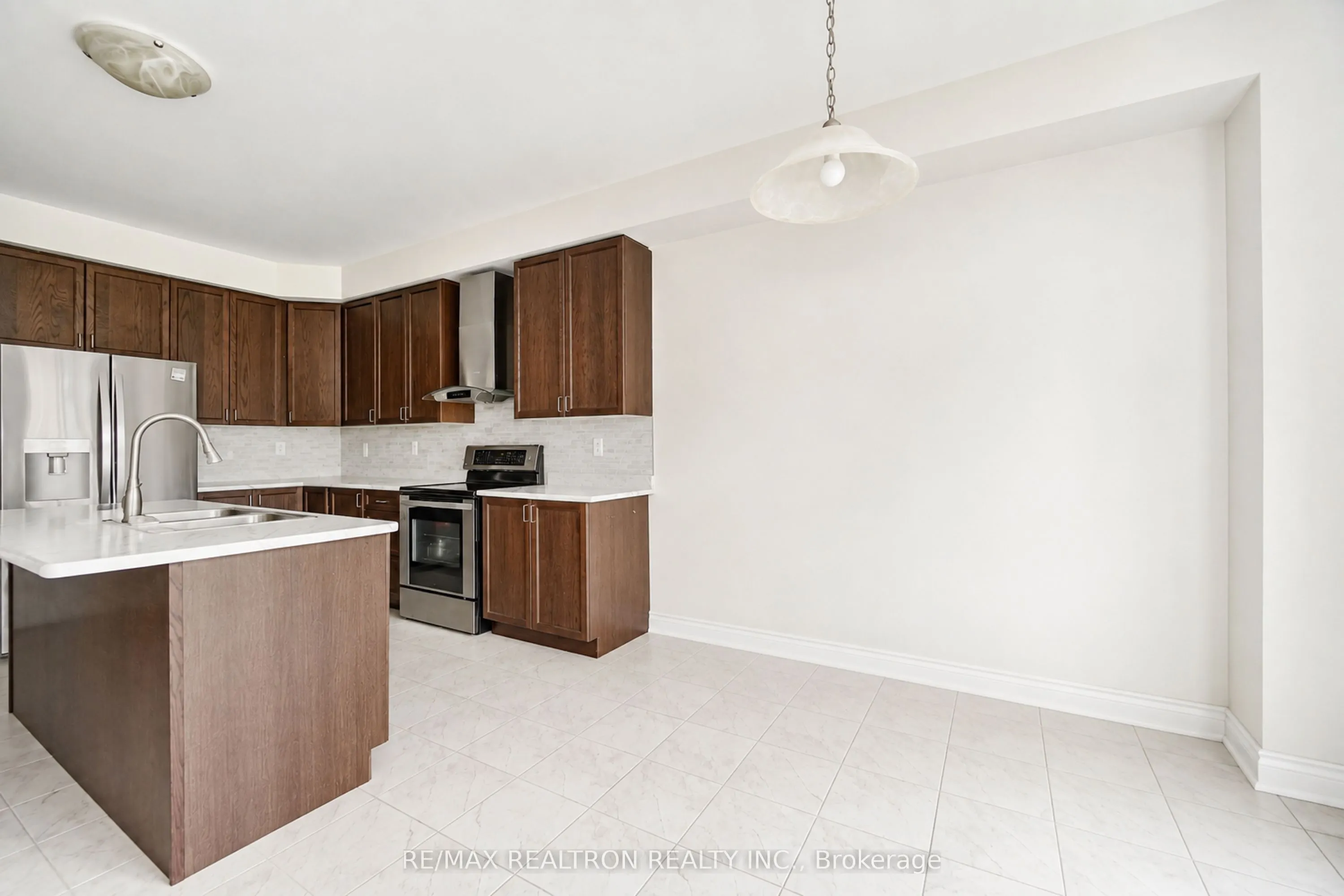 2544 Bandsman Crescent