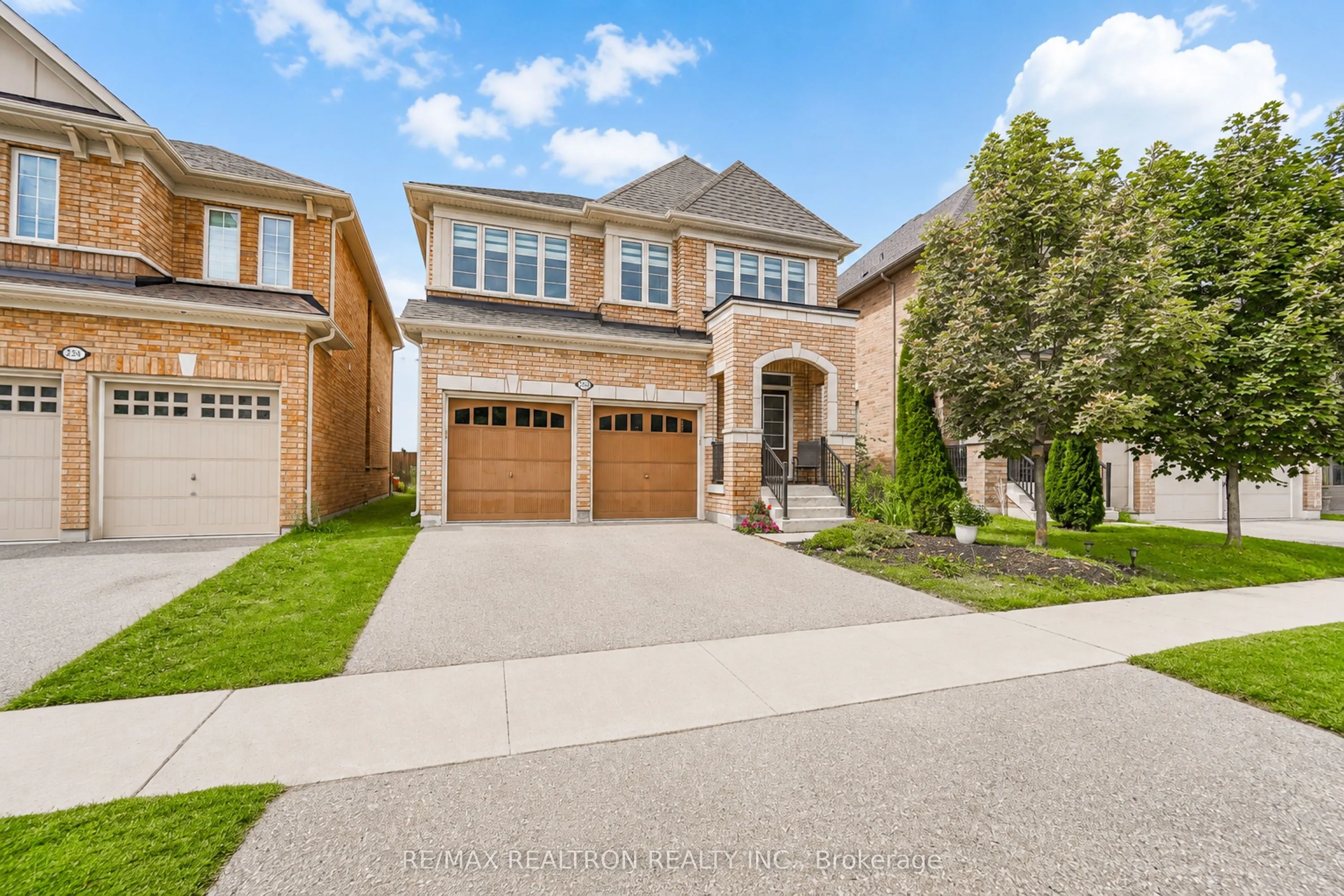 2544 Bandsman Crescent